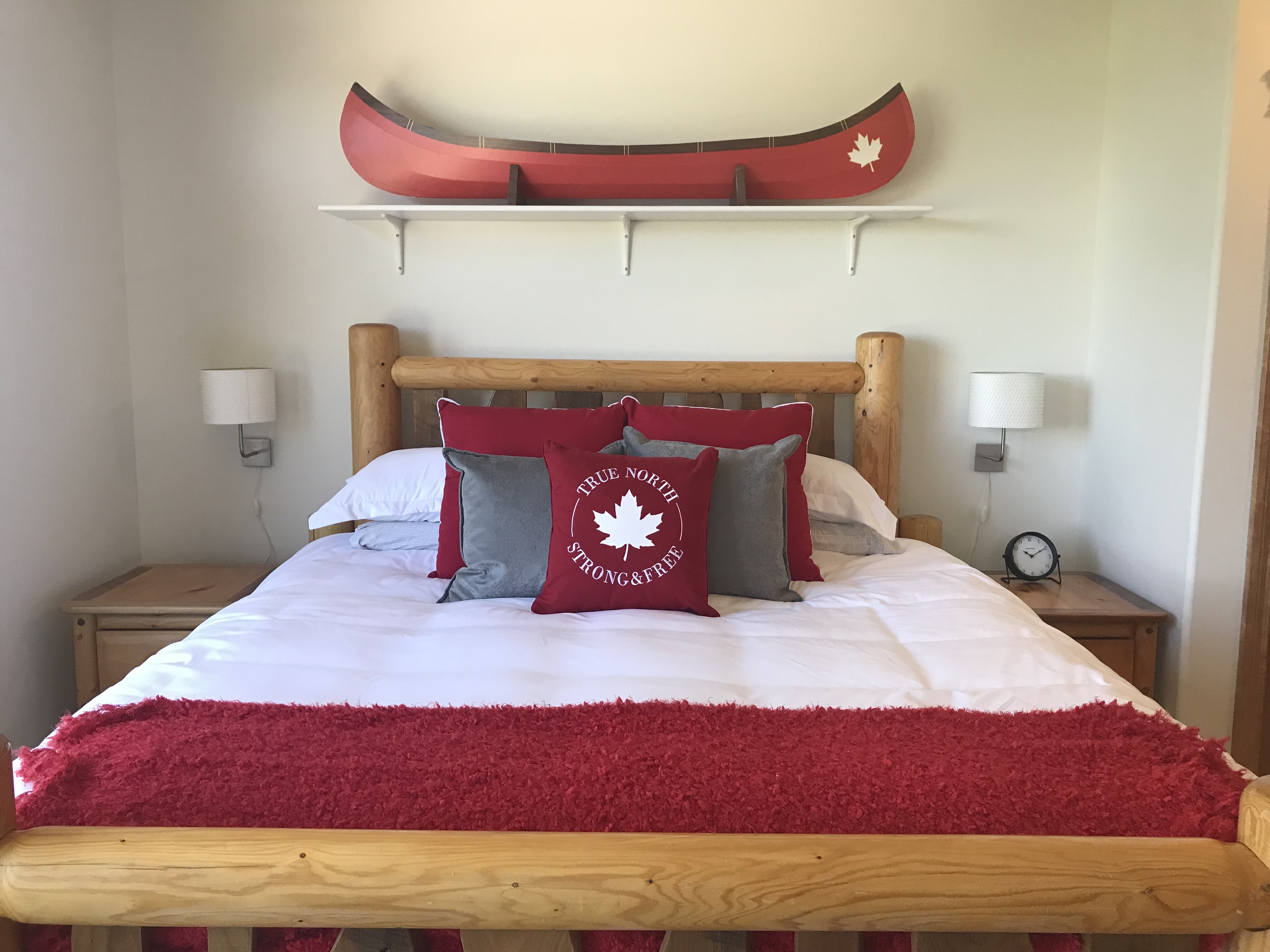 Canadiana Cabin-True Ski In/Out, Private Hot Tub