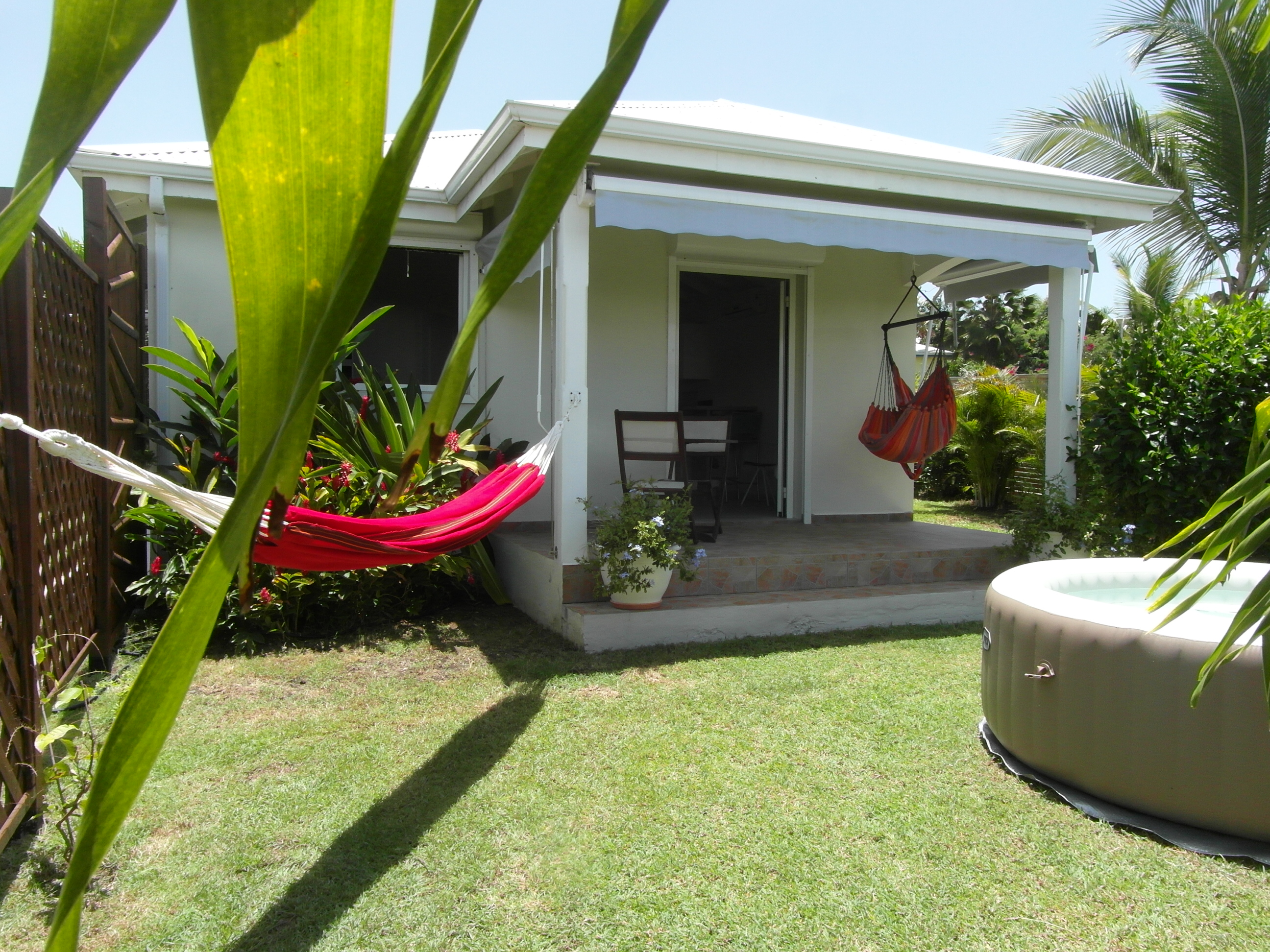 Bungalow with private spa 5 min to the beach