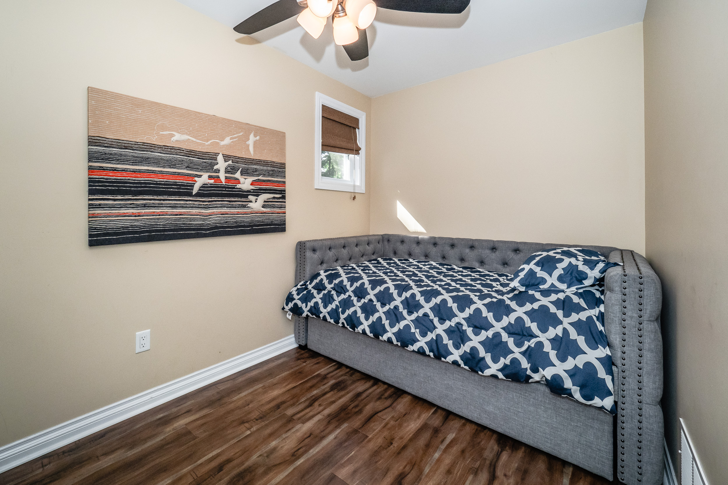 Beautiful 6 BEDROOM Muskoka Cottage Houses for Rent in Gravenhurst