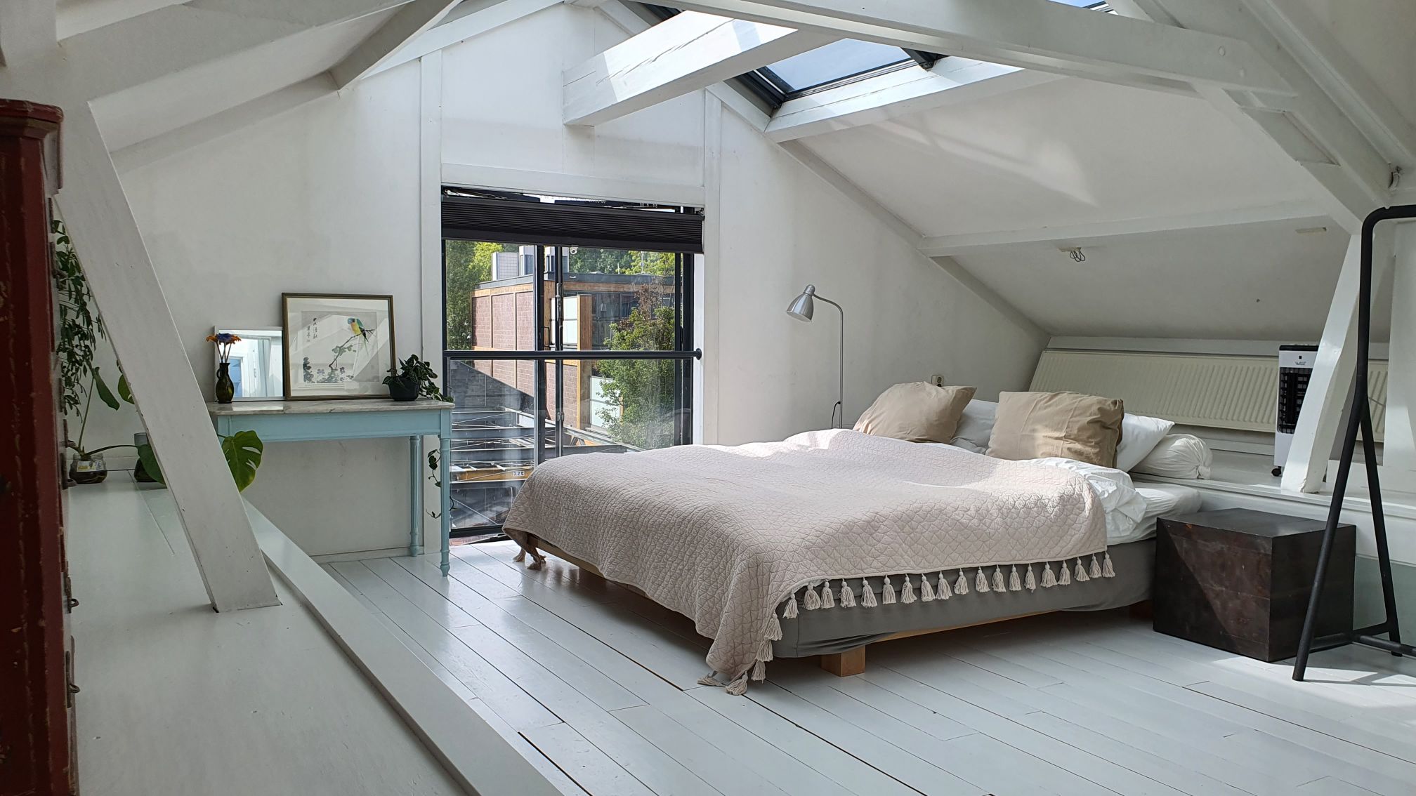 Ruim & licht loft met uitzicht en gratis parkeren. — Amsterdam stay