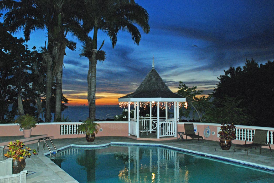 Luxury 5 bedroom Tobago villa, large pool, Jacuzzi Villas for Rent in