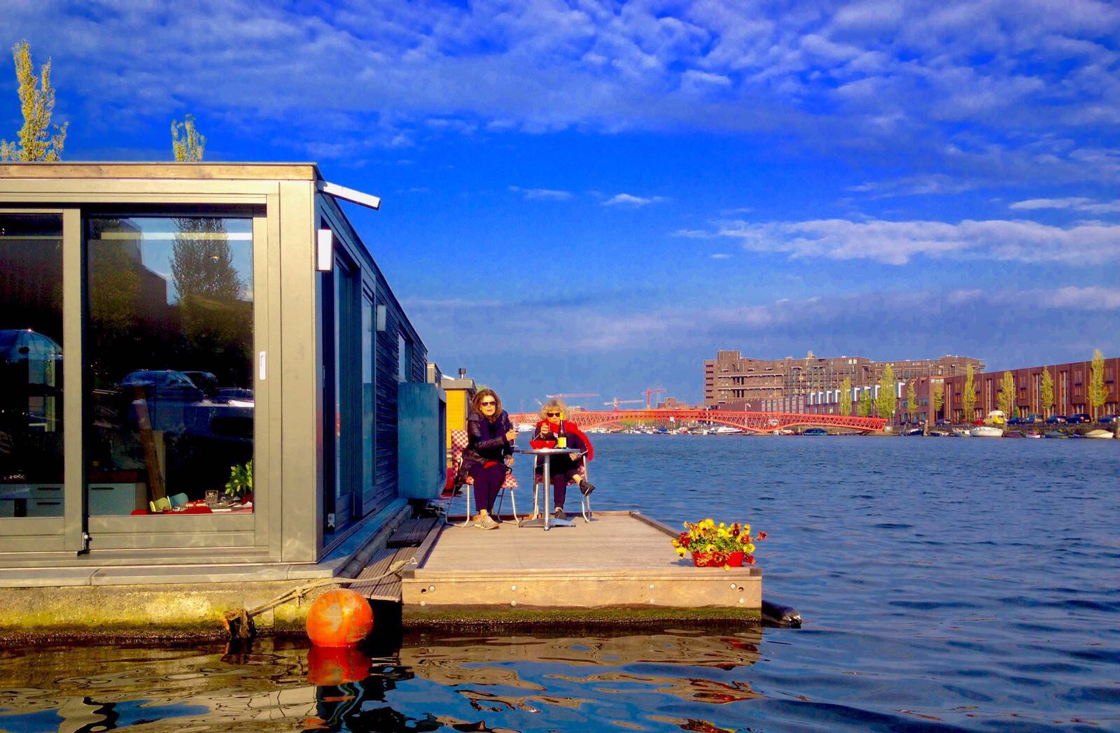 Luxurious houseboat 10 min to Central Station โ Amsterdam stay
