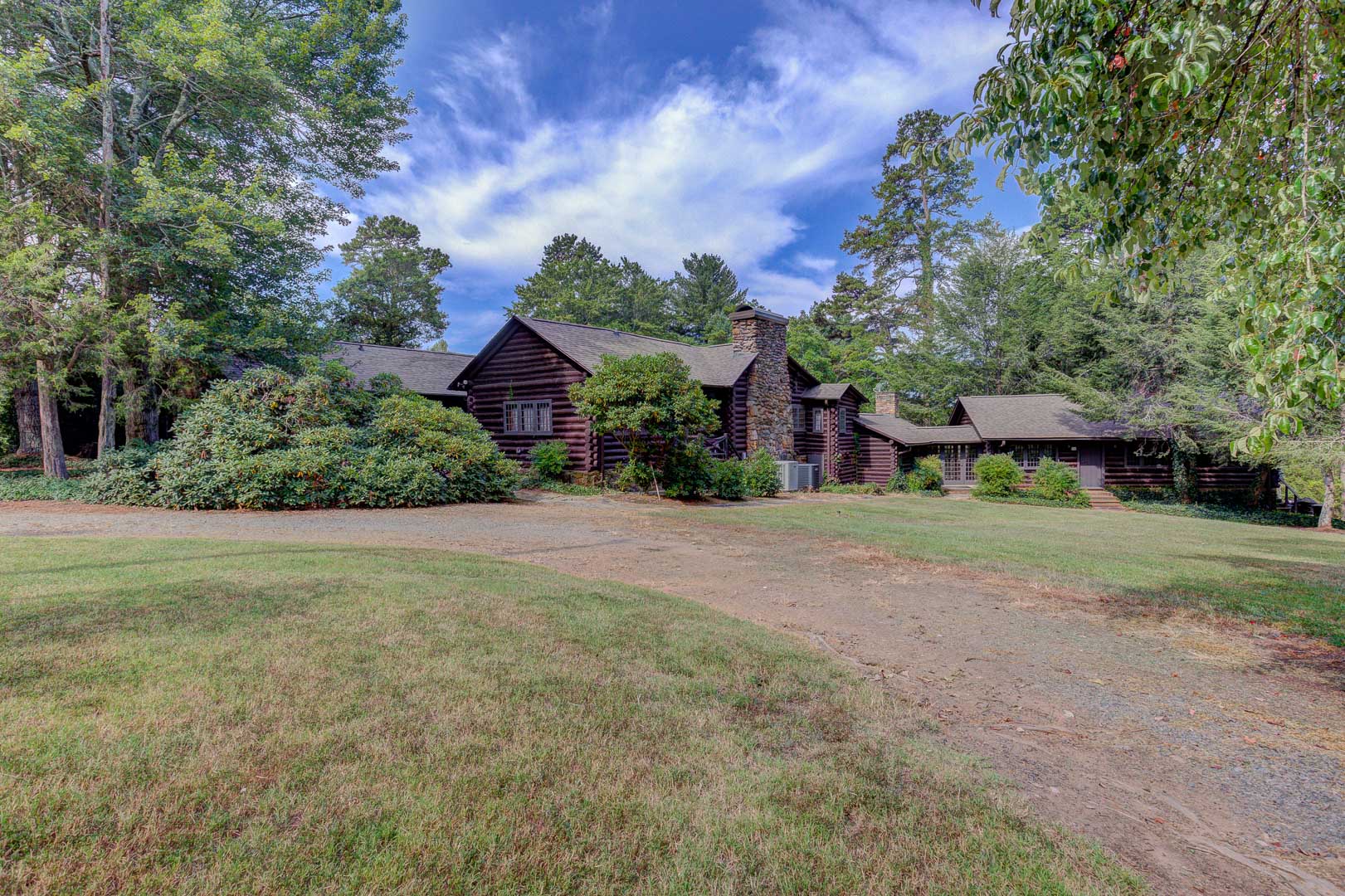 Main Log Cabin at Klondike Cabins Cabins for Rent in State Road
