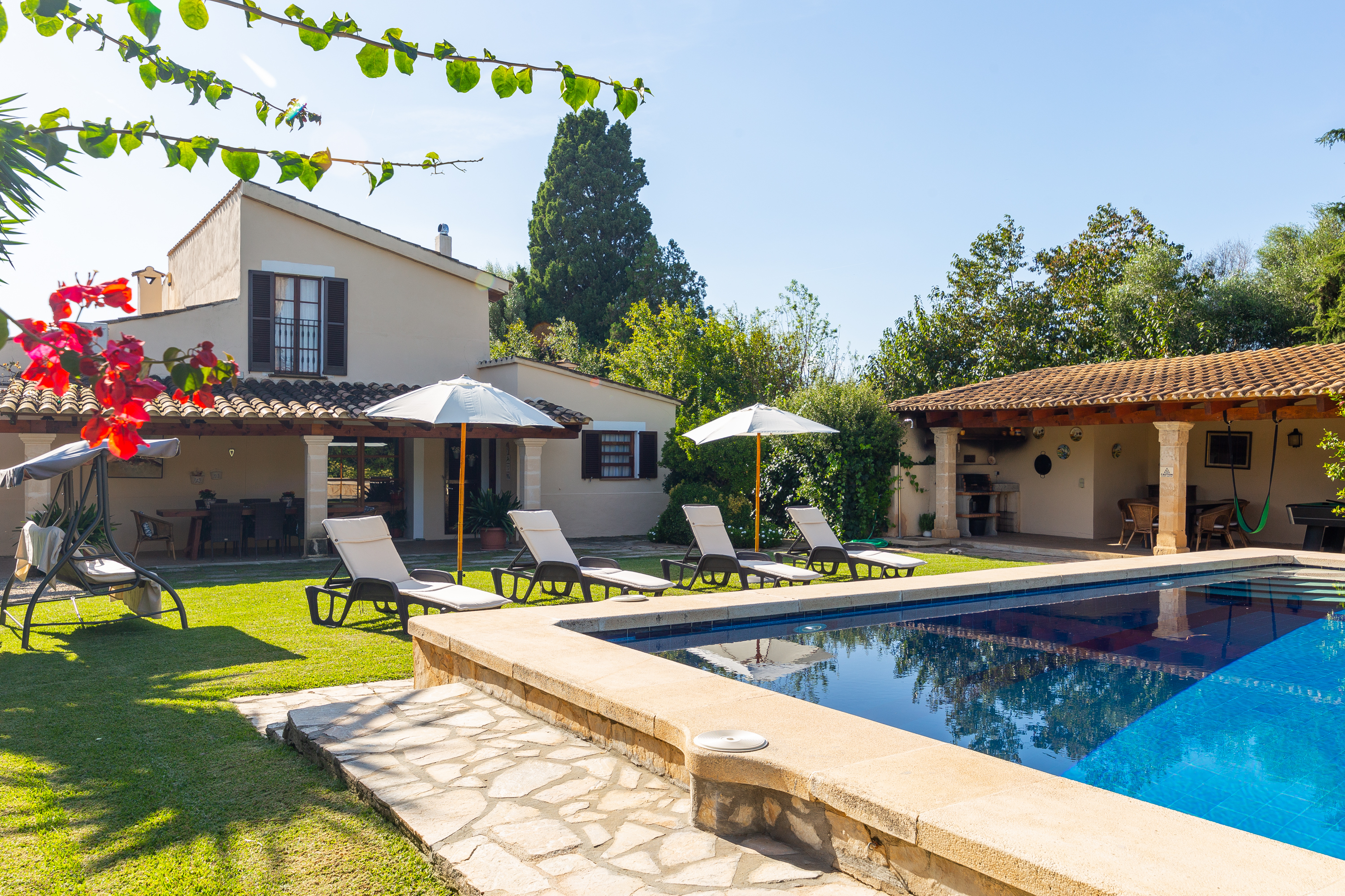 Hort Can Roig. Finca with heated pool in Pollença.