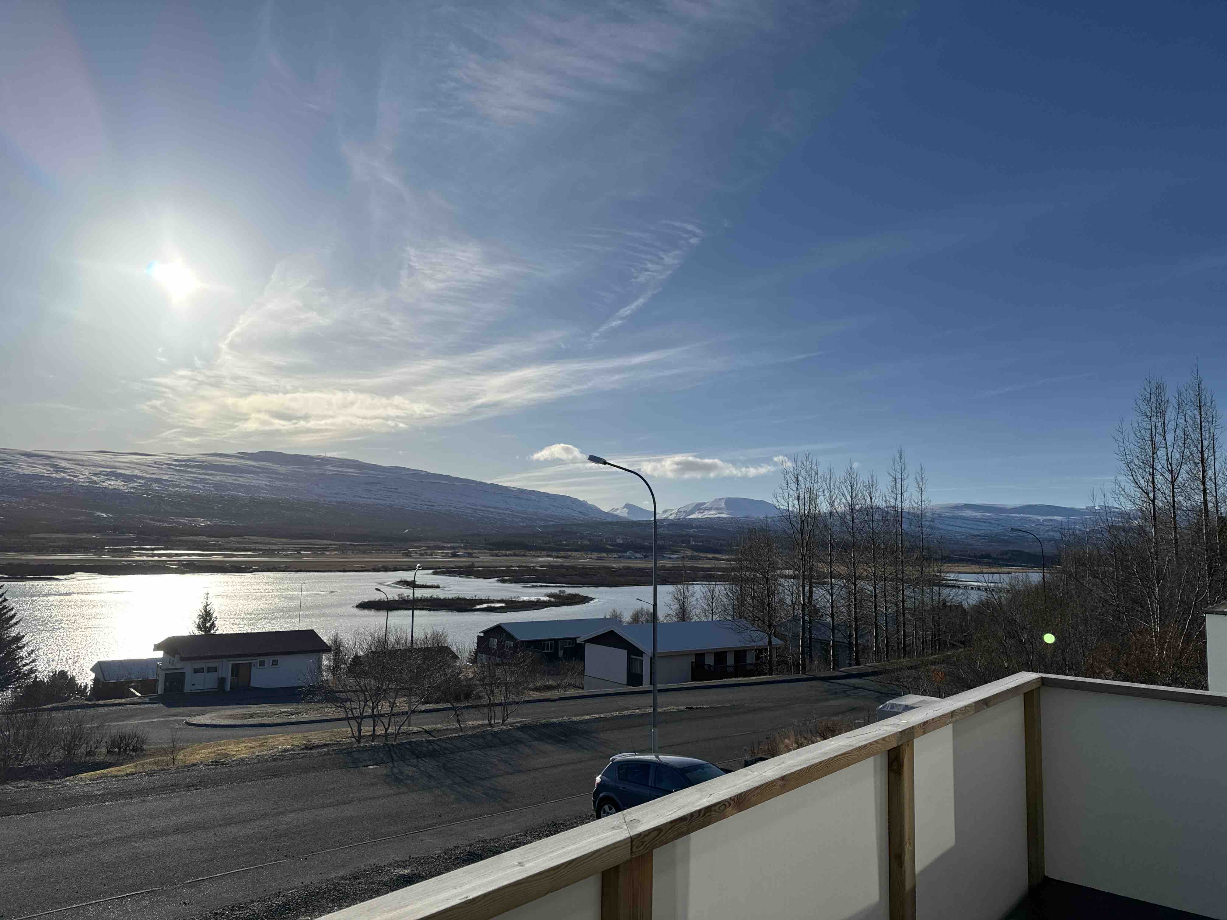 Spacious lake view apartment