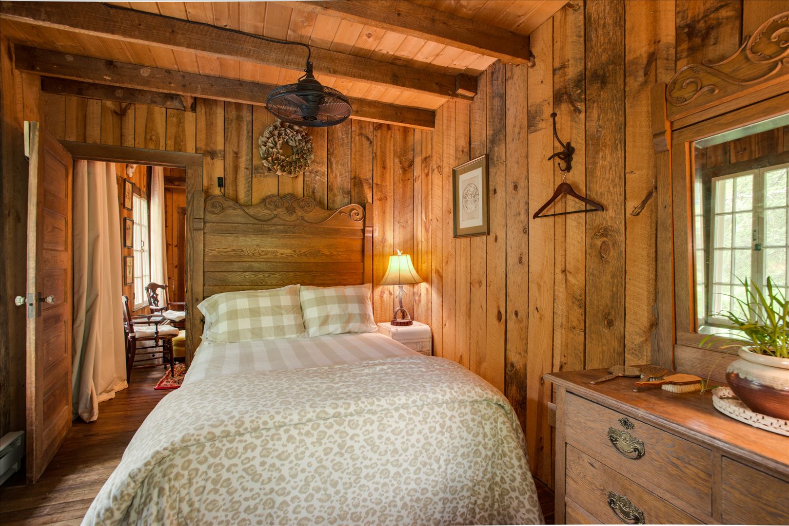 Wiley Mountain Lodge A Tree House in the Woods Treehouses for Rent