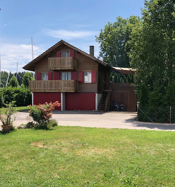 Chalet au bord du lac Neuchâtel Cottages à louer à Chevroux, Vaud, Suisse