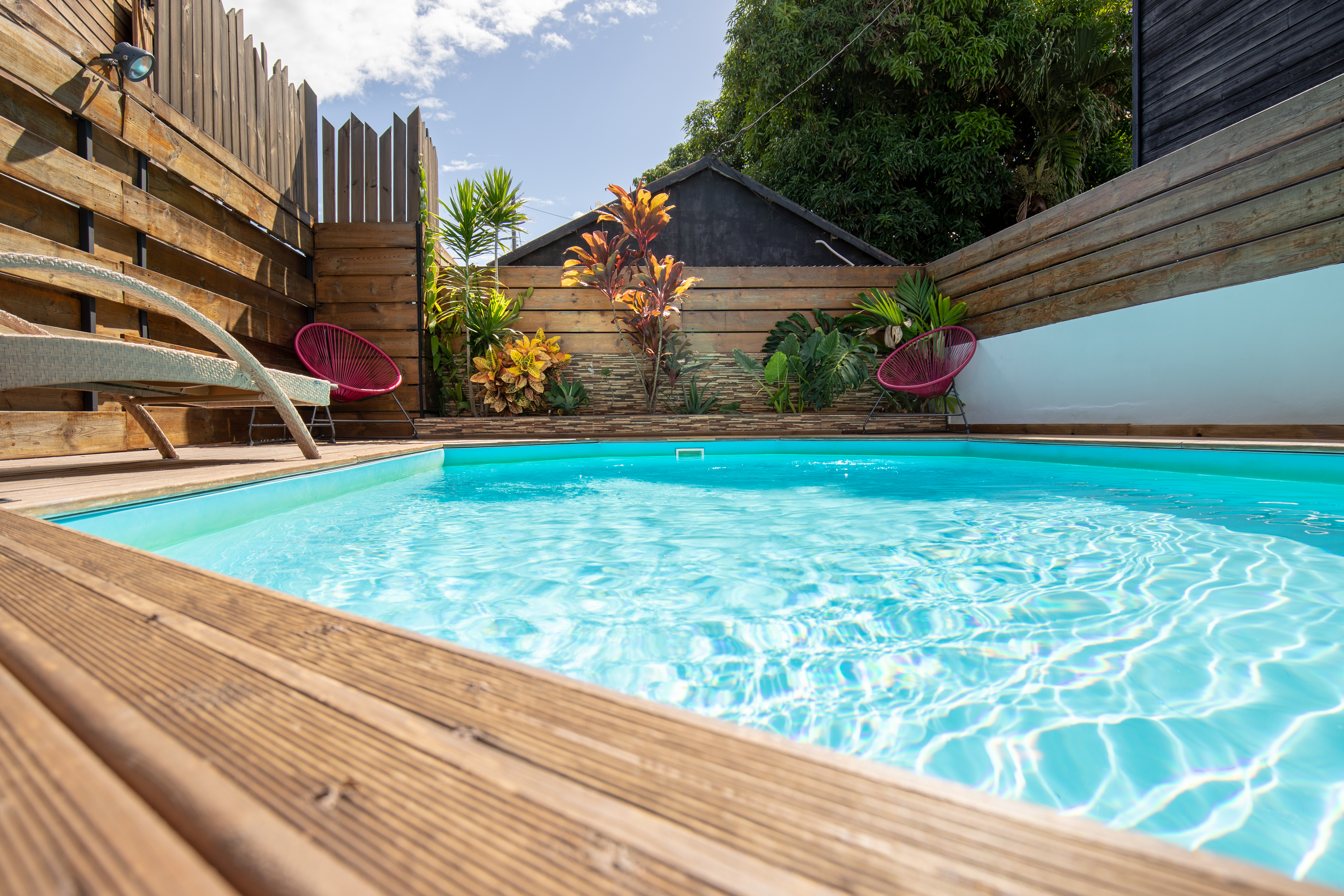 Villa le Badamier swimming pool and sea