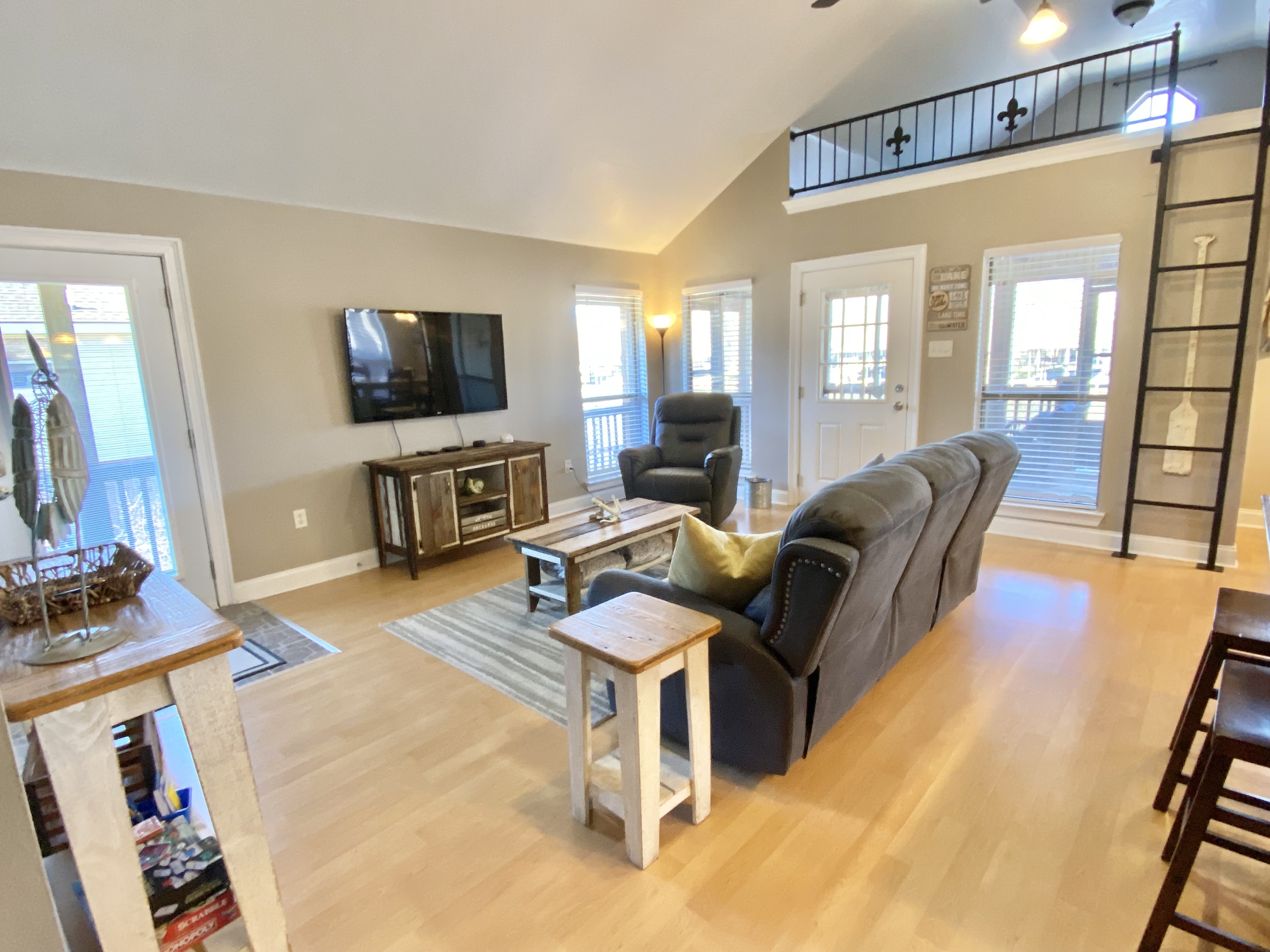 Life’s Little Diversion WATER FRONT Vacation homes for Rent in Maurepas, Louisiana, United