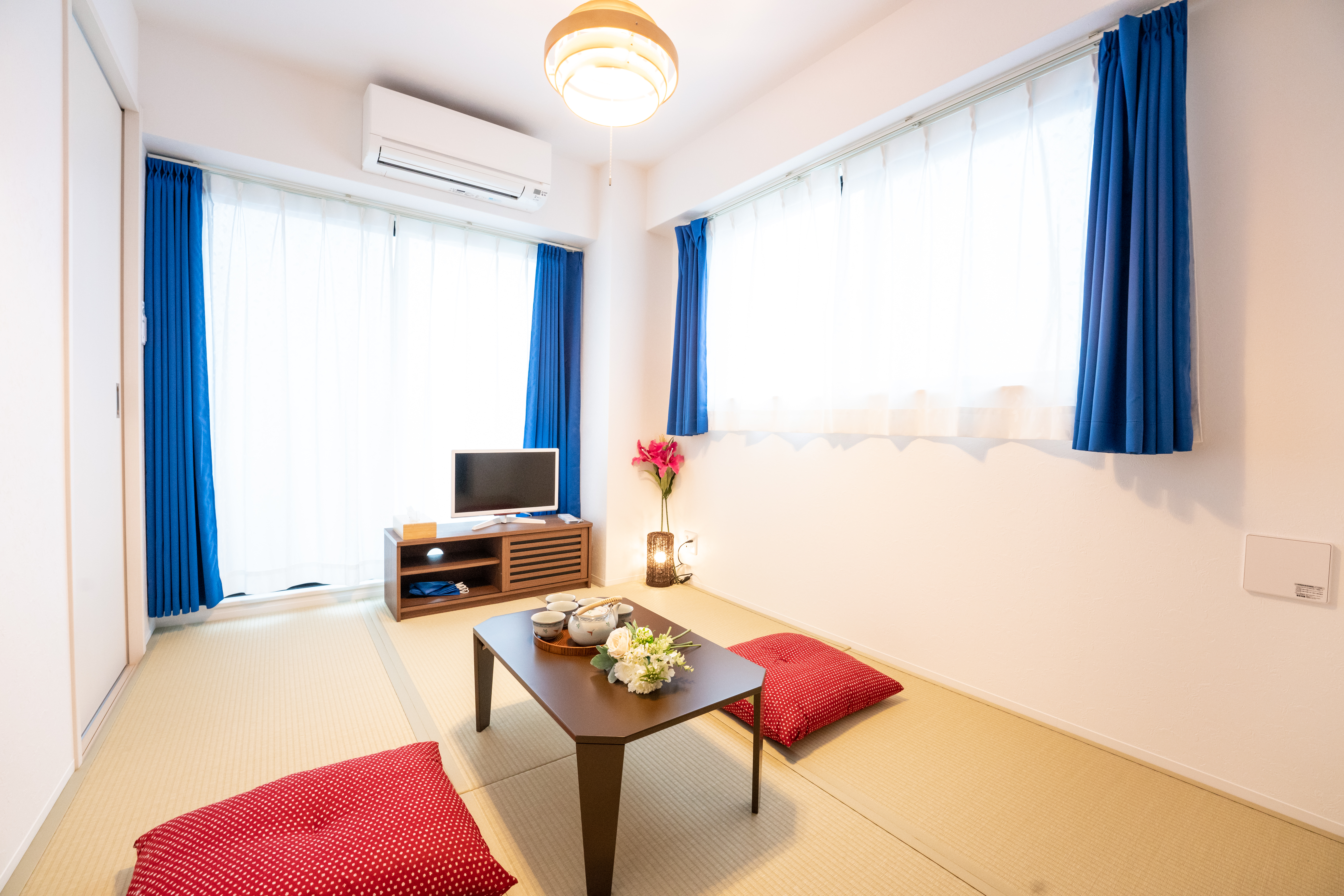 GN98 ten Two bedrooms Ideal for sightseeing in Osaka, 1 minute from American Village, Namba, Shinsaibashi, Kuromon Market, and the nearest station