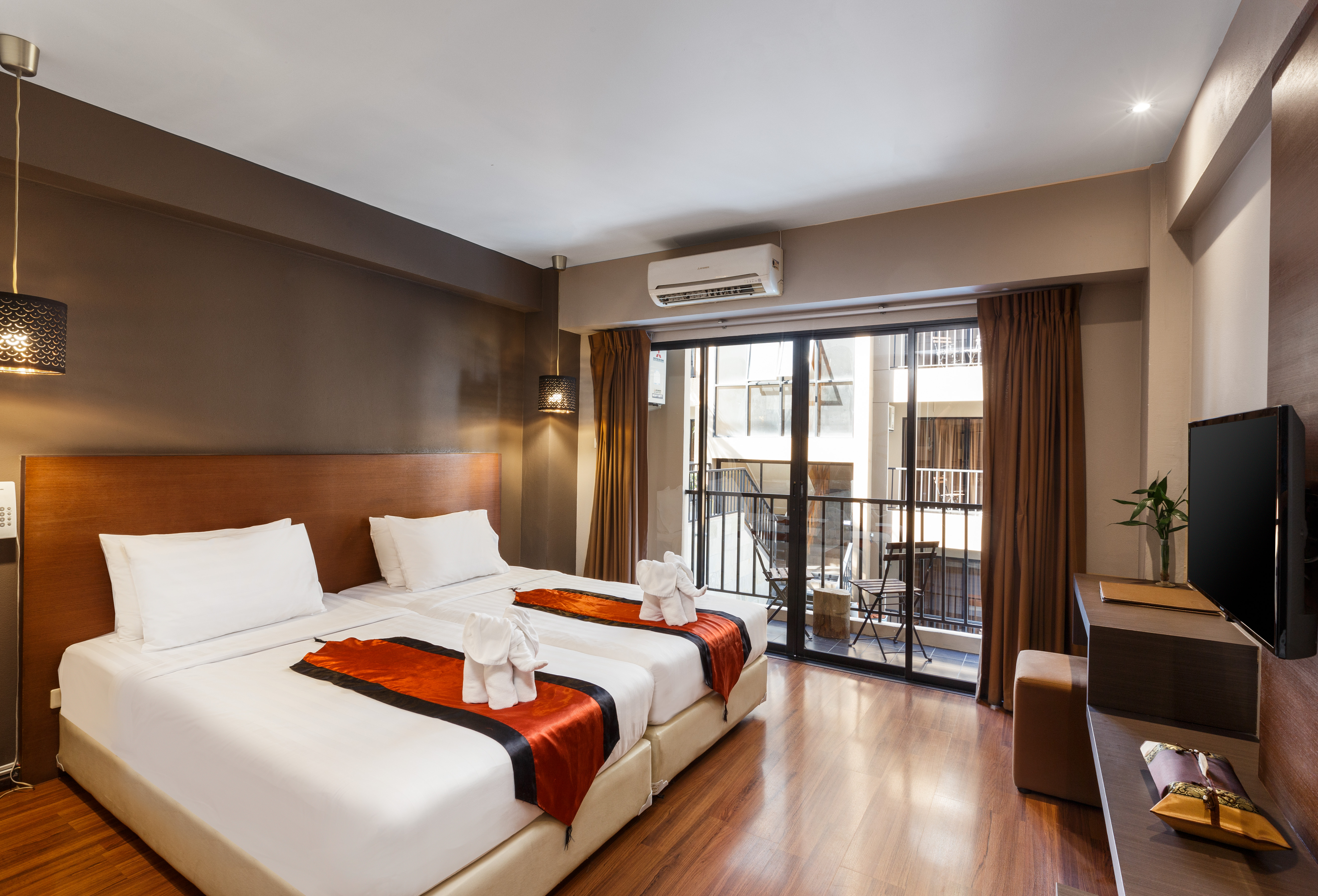 Superior/15minAirport/Pool/Near Mall