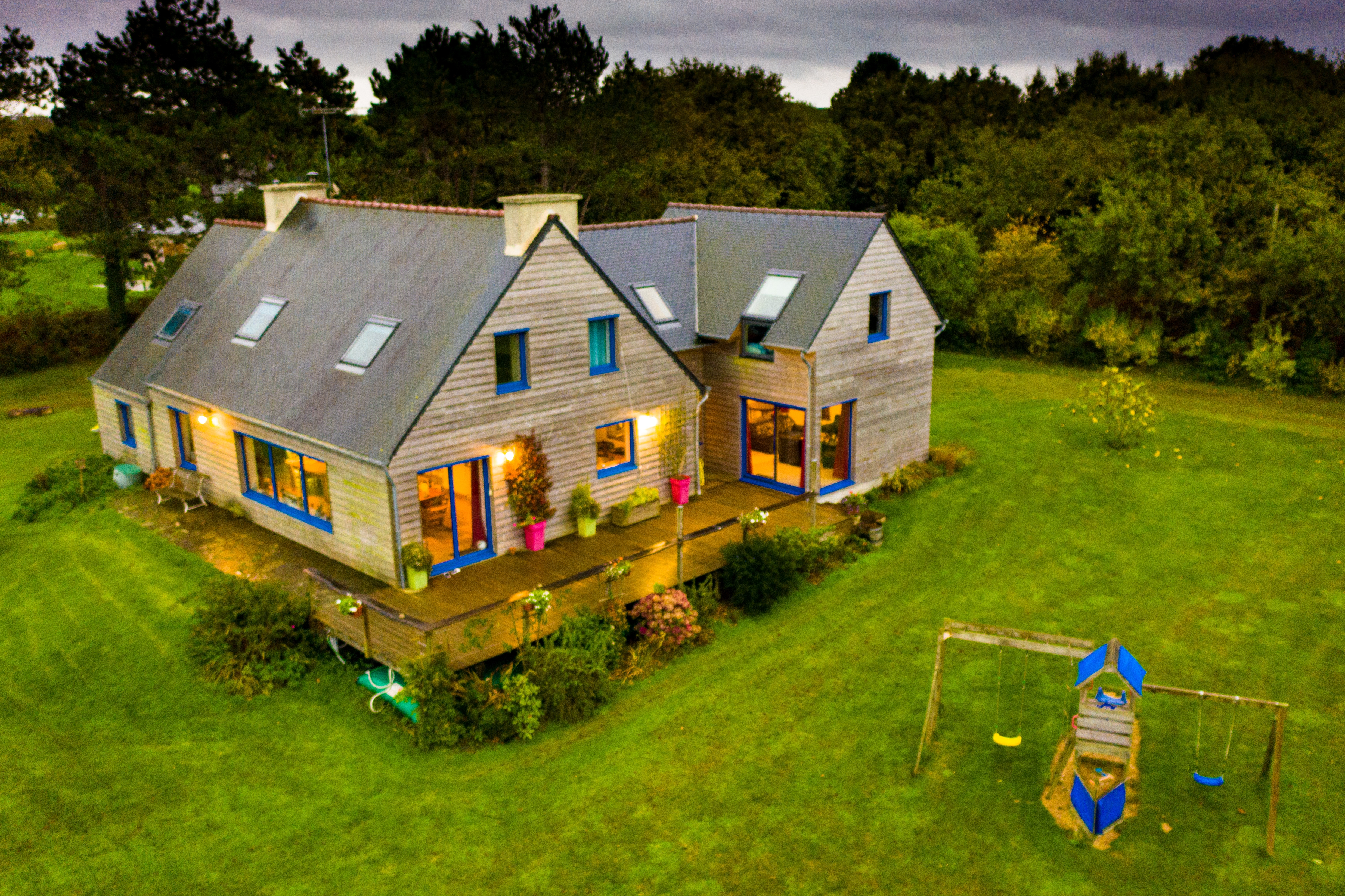 Home to the sea, large family home