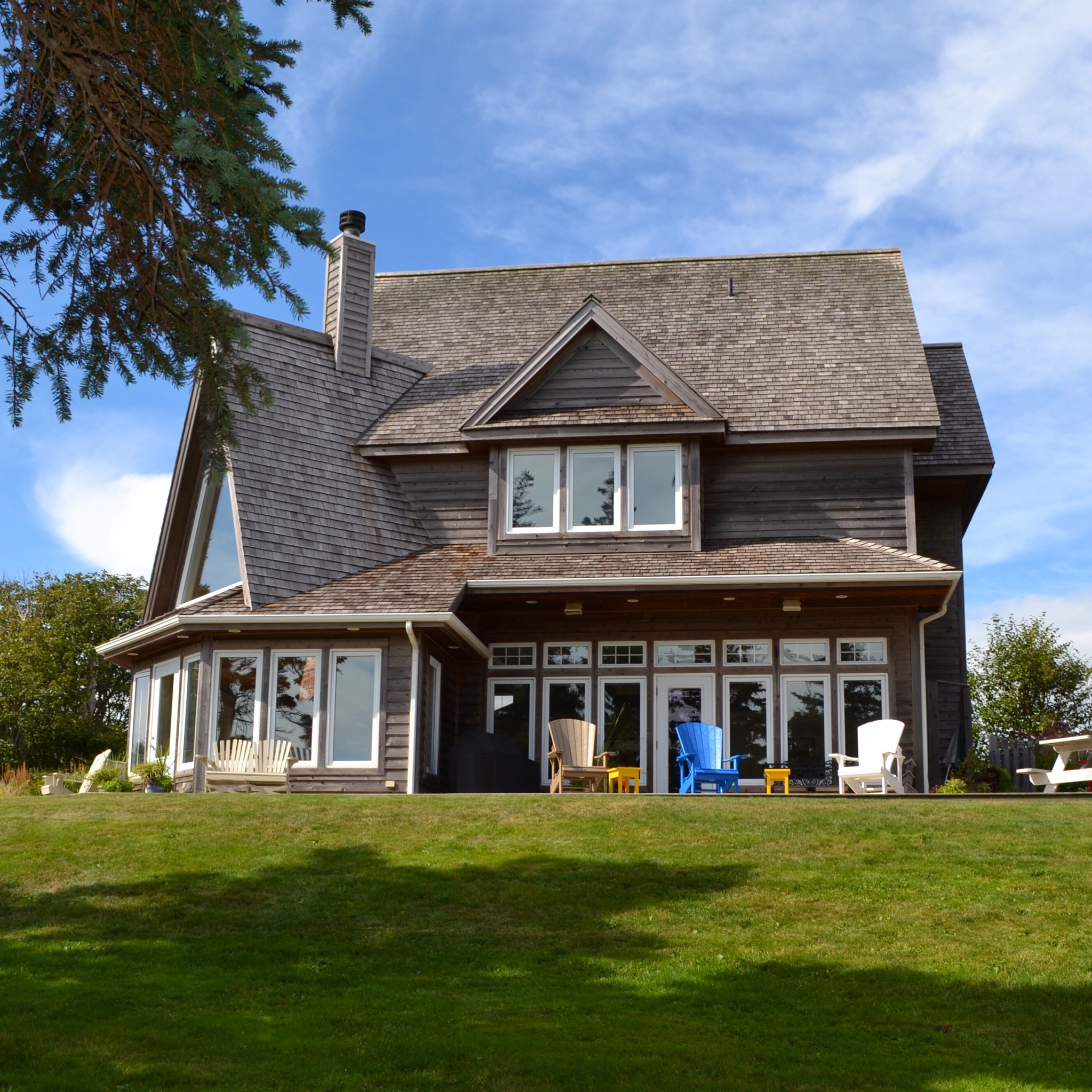 Executive cottage on private beach - Houses for Rent in Souris, Prince ...