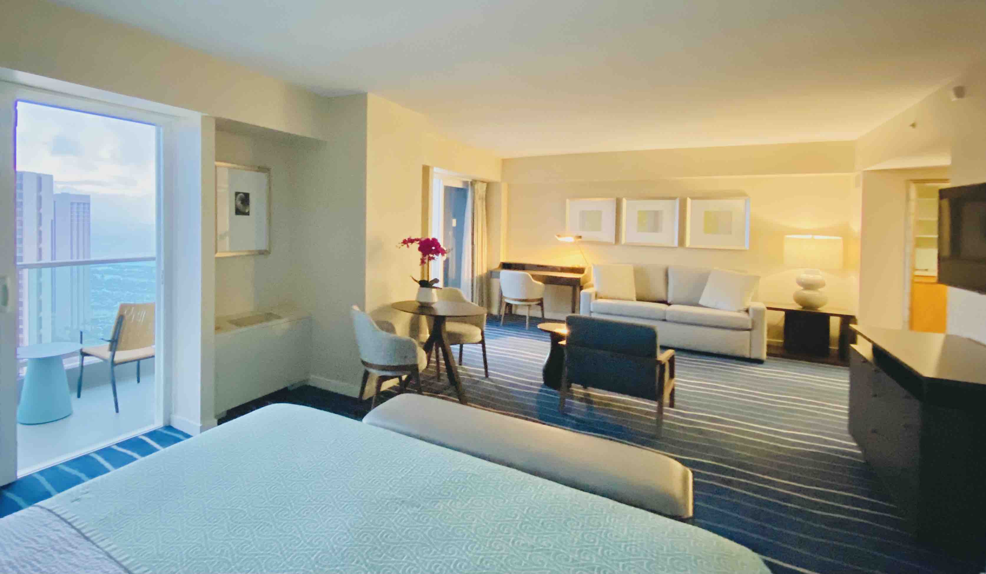 33rd-floor-ocean-view-suite-ala-moana-hotel-hotels-for-rent-in
