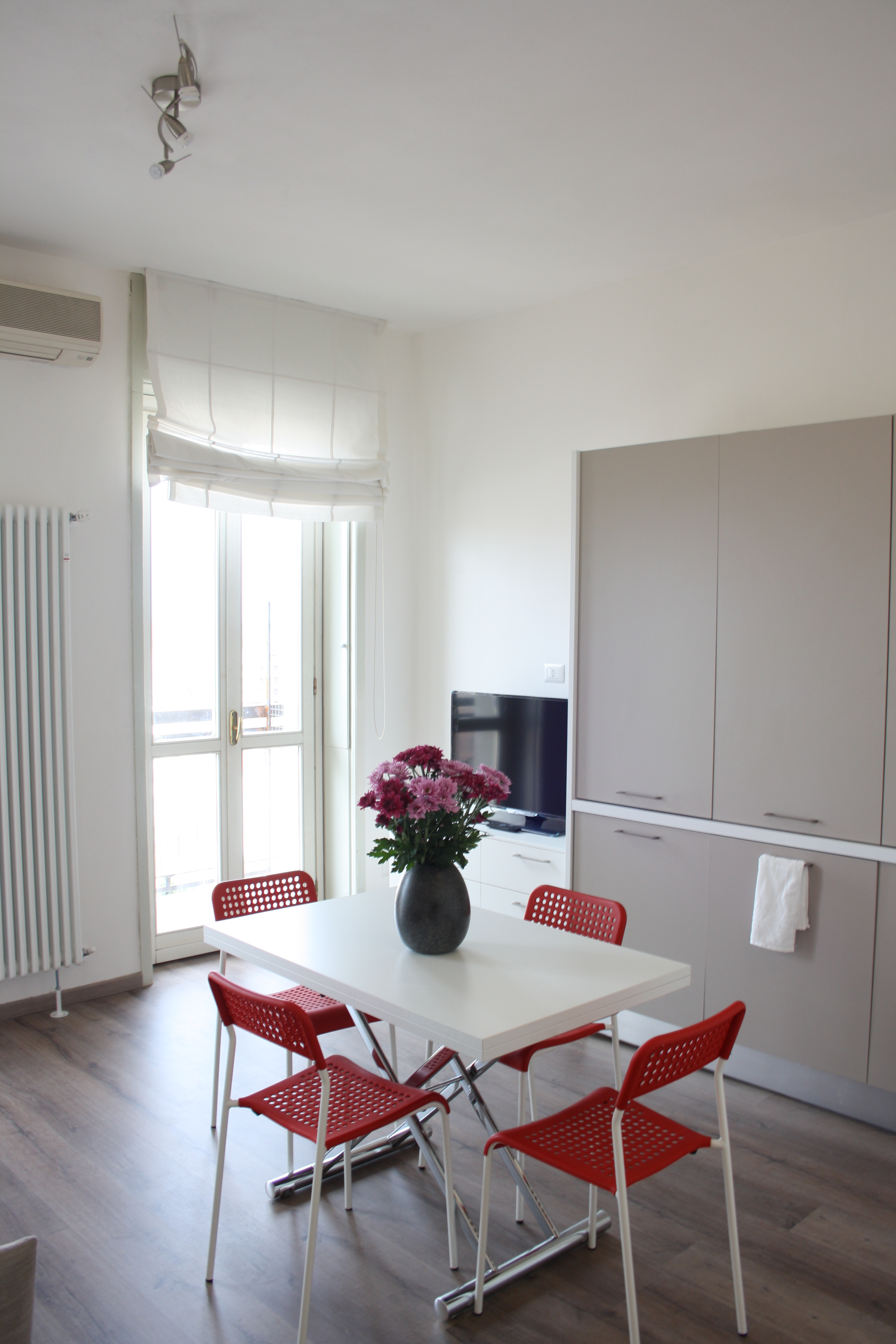 Bright apartment Duomo overview