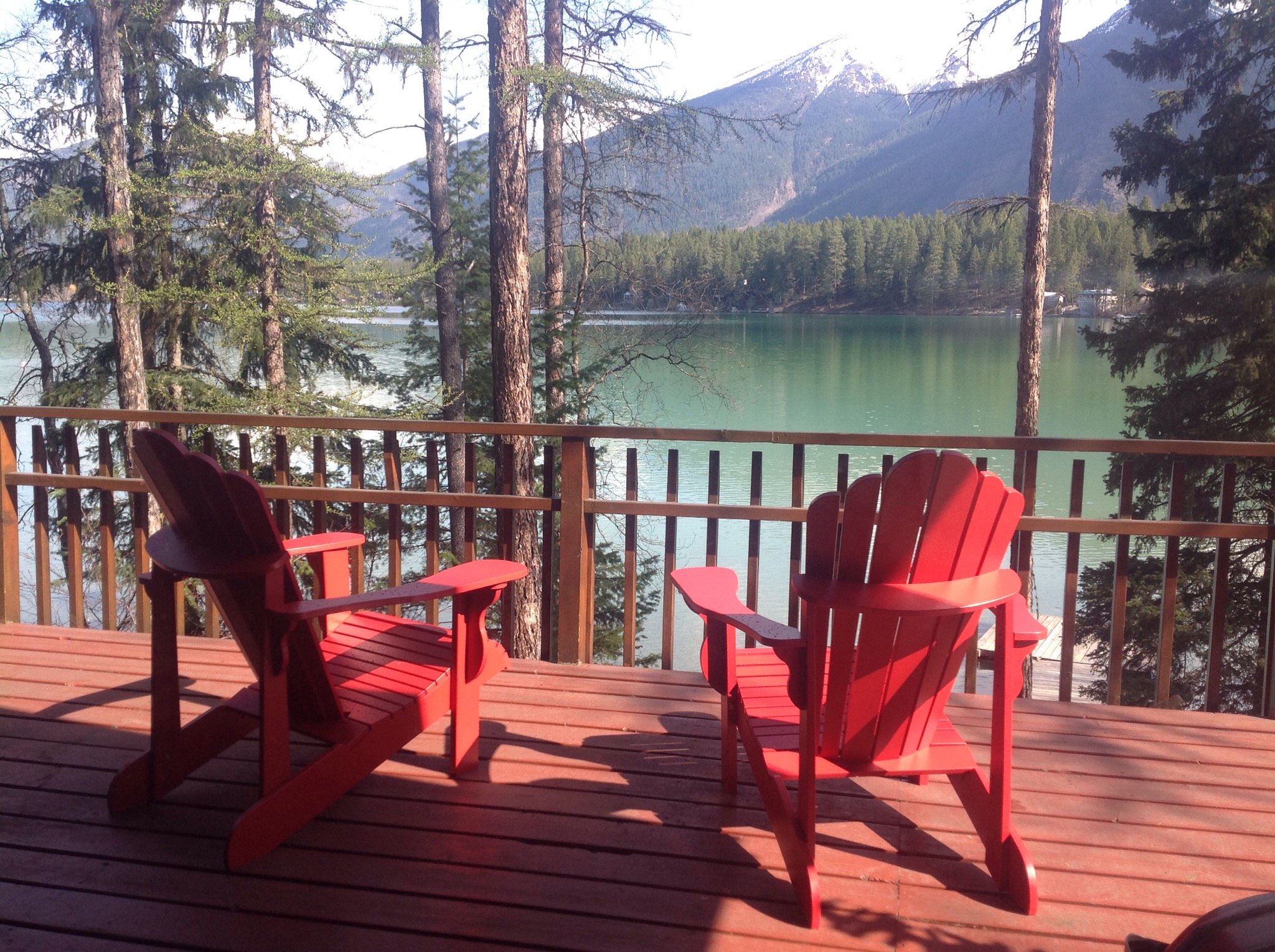 Tranquil Lakefront Cabin Cabins for Rent in Jaffray, British Columbia