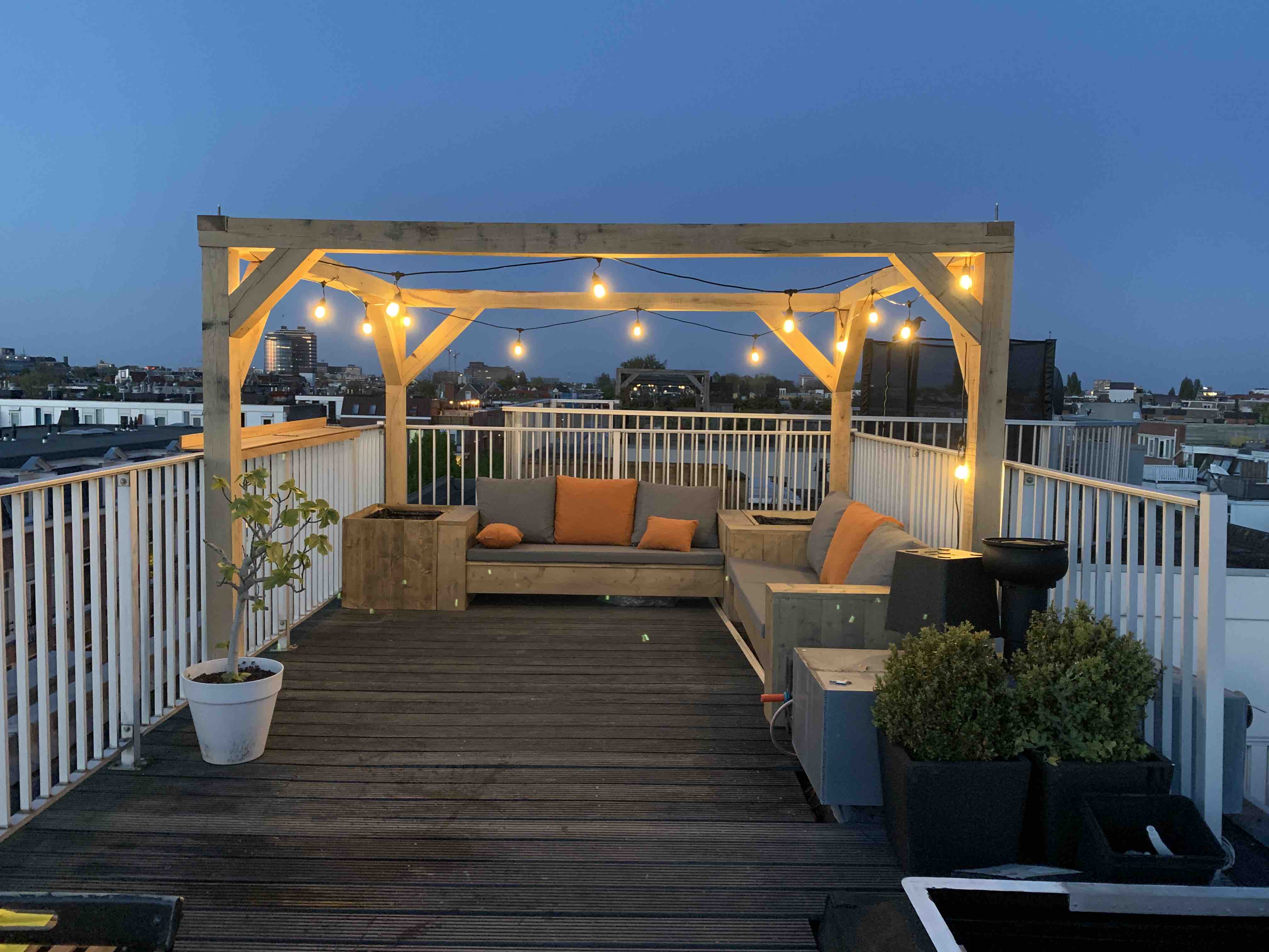 Centrally located penthouse apartment in 'de Pijp' — Amsterdam stay