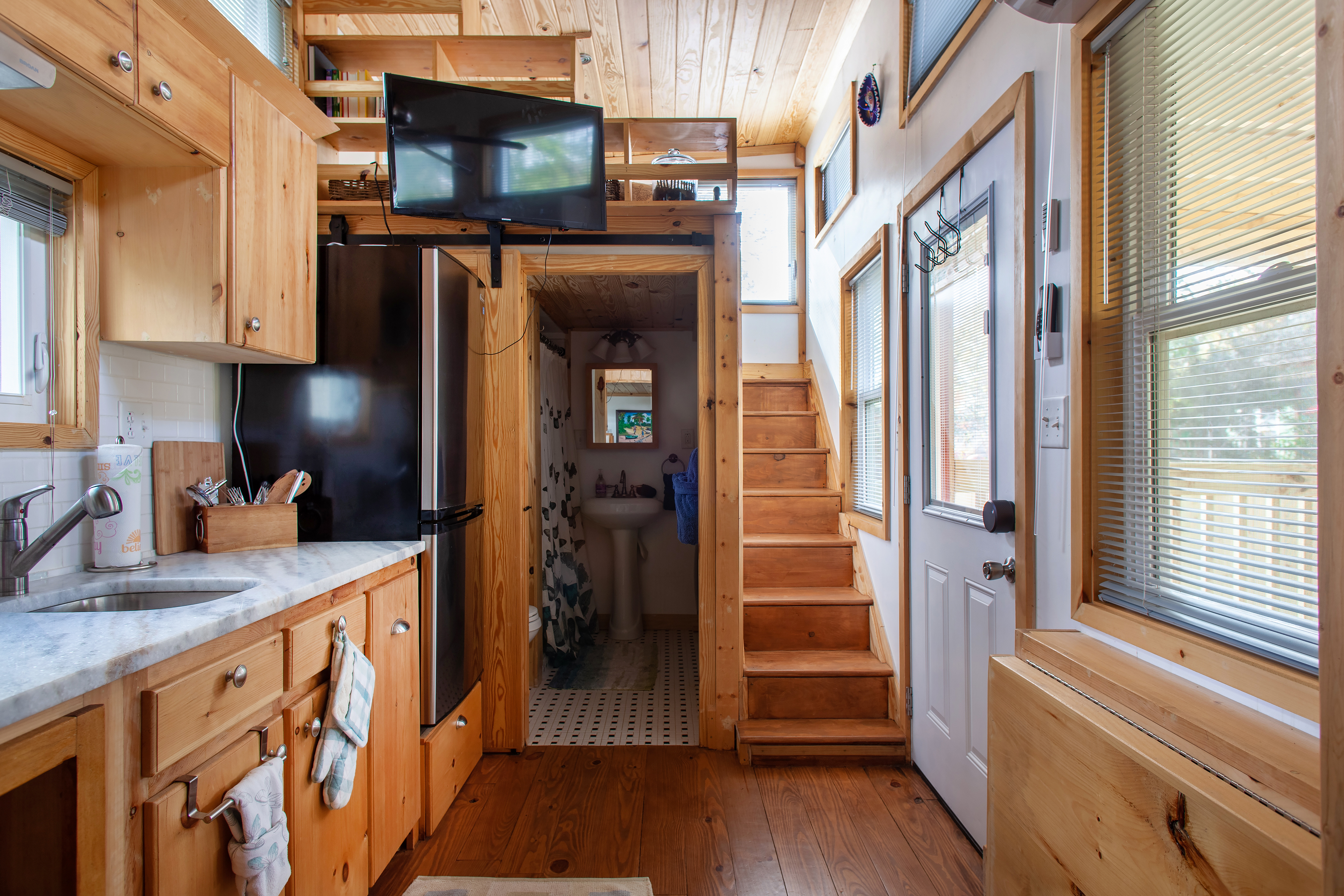 Clean Spacious Eco Tiny House Big Living On Hgtv Tiny Houses For Rent In Atlanta Georgia United States
