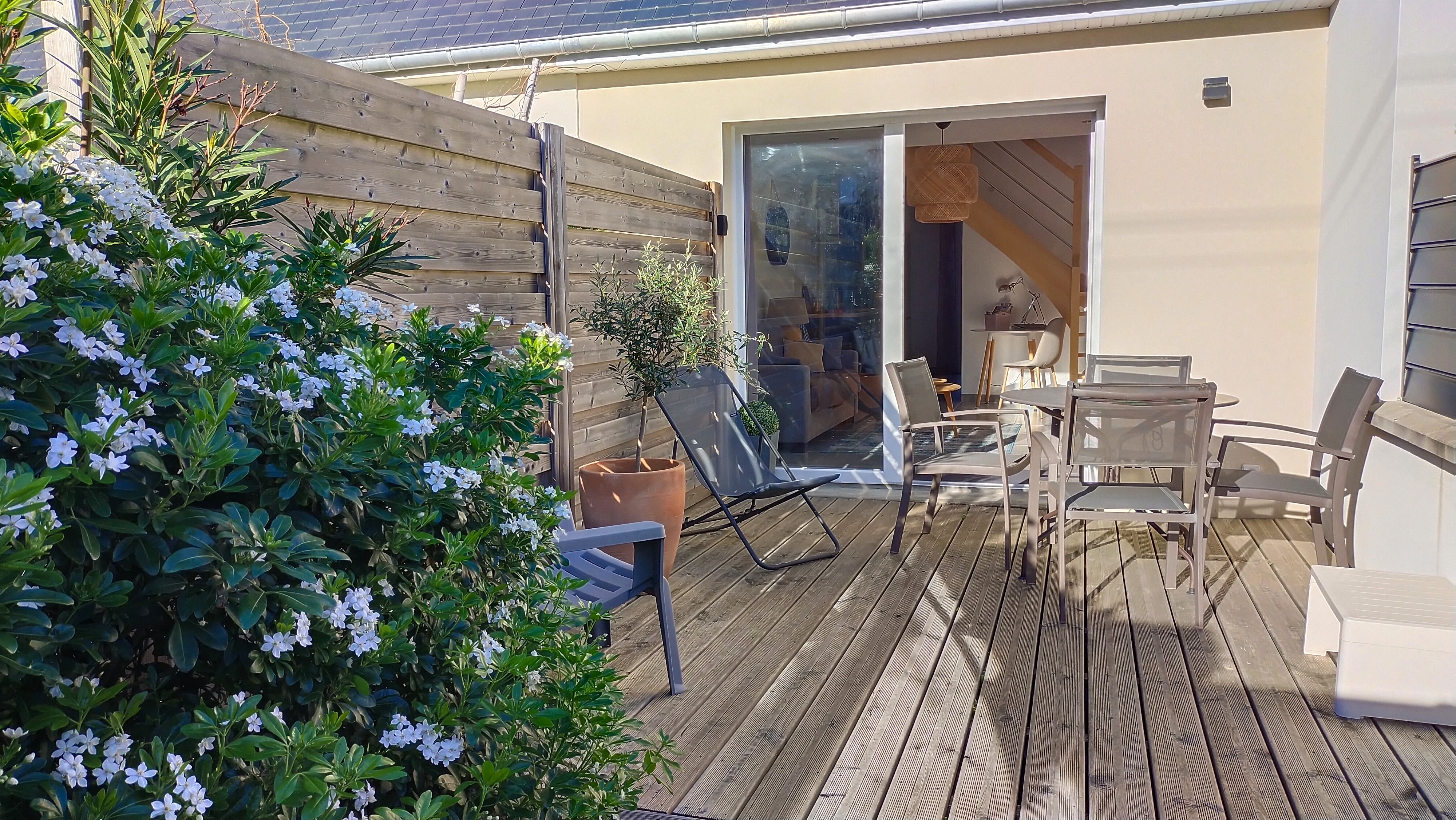 Near Plage du Minihic  with Terrace ***