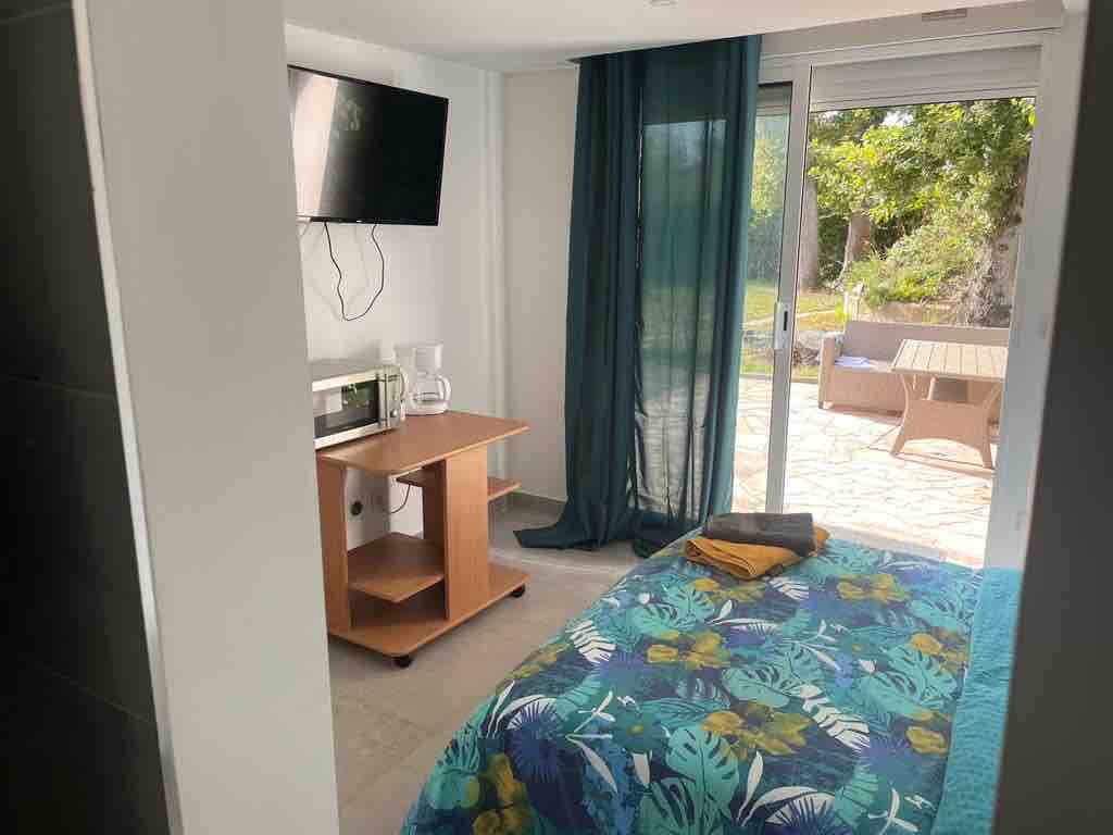 Self-catering studio (SGDB)