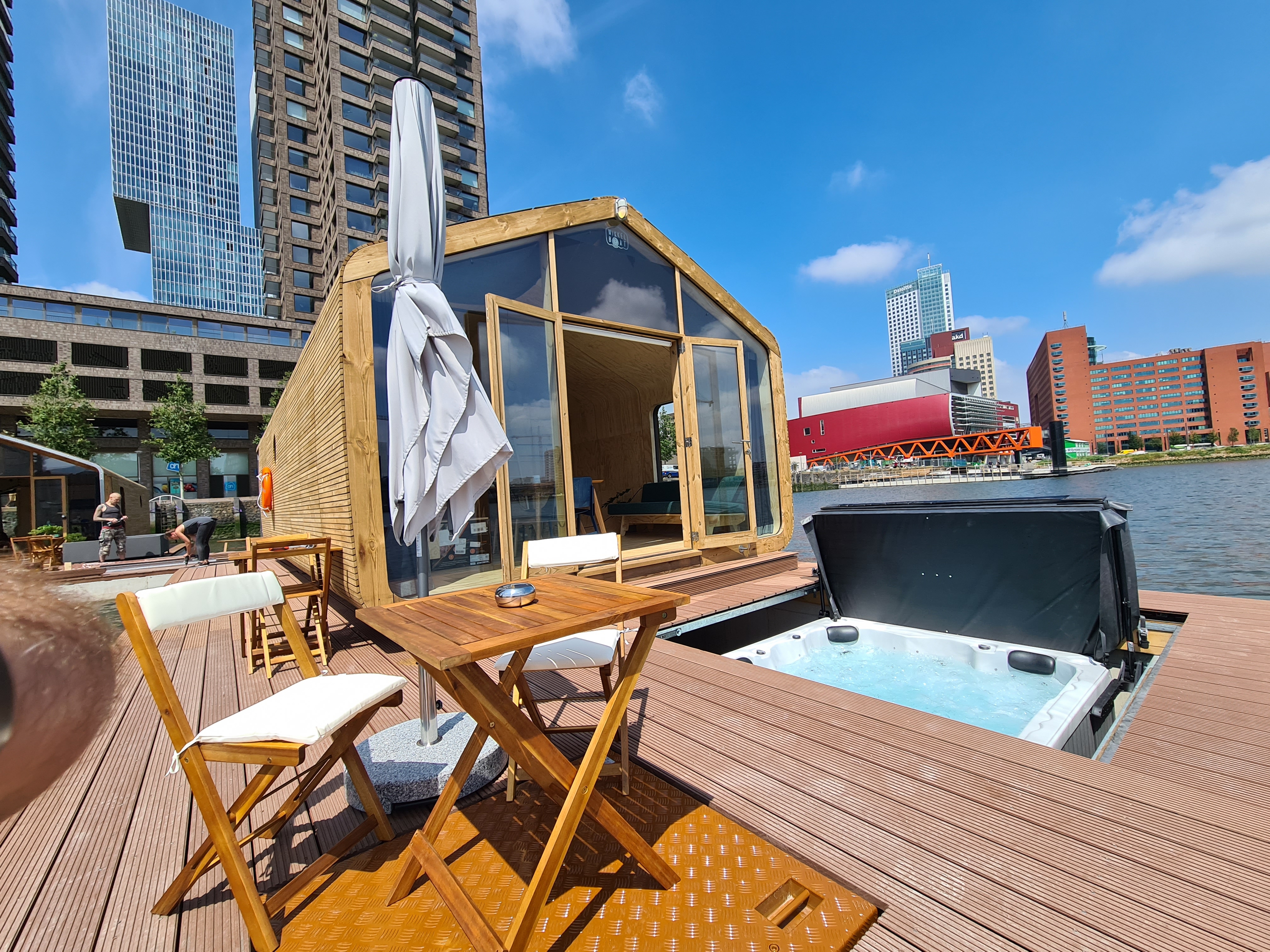 Nieuw: Wikkelboat 5 @ Floating Rotterdam Rijnhaven — Rotterdam stay