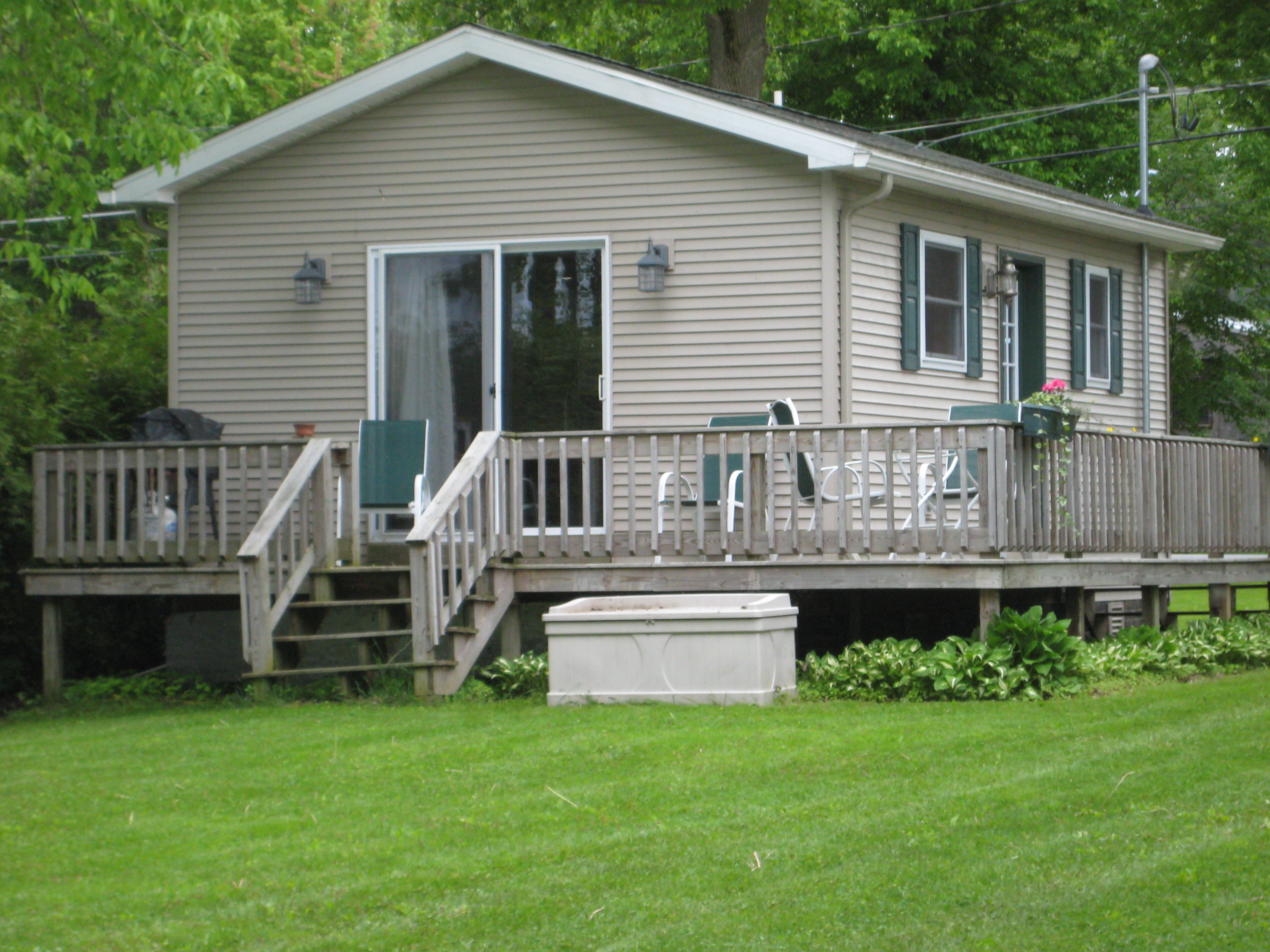 Lakehouse Cottage on Lake Champlain Cottages for Rent in Champlain