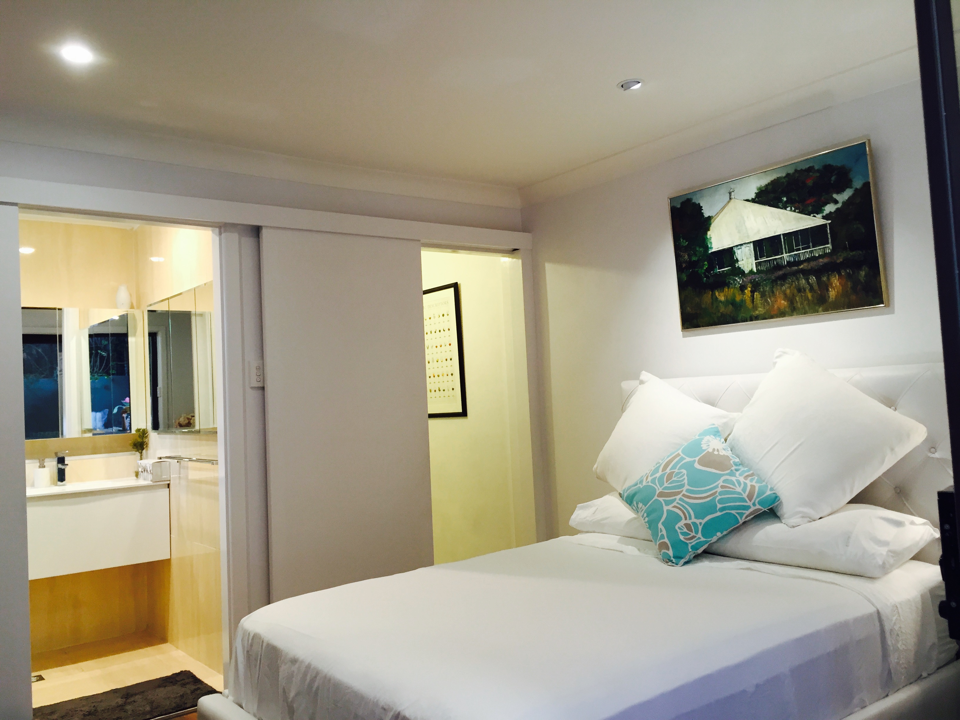 Beautiful separate private 1B suite
