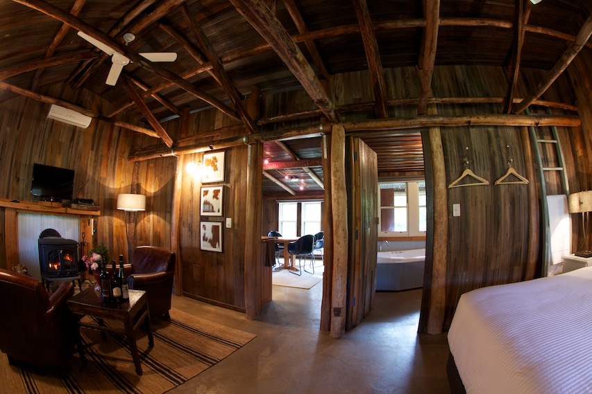 Luxurious Miners Cottage Riverdowns Cabins for Rent in Howqua