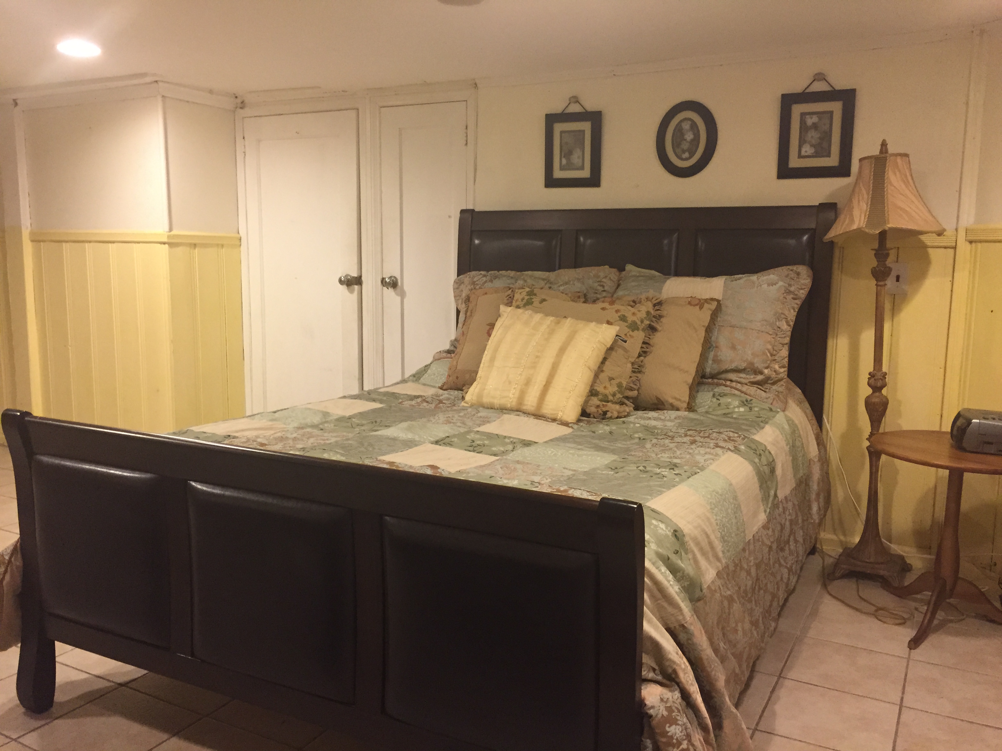 cozy studio with parking spot in Middle Village, New York City