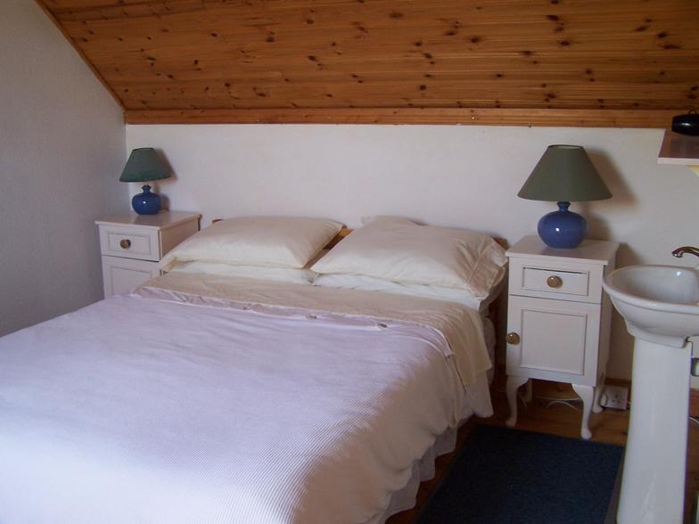 Stone cottage B&B (Loistin Beag) Cottages for Rent in Dunquin, Kerry