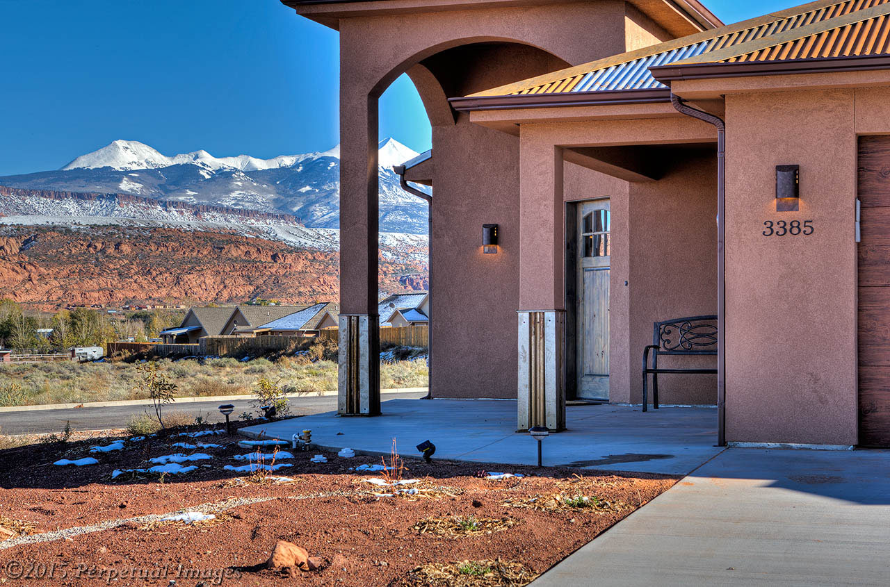 Modern Moab Villa, Sleeps 8, WIFI BBQ Townhouses for Rent in Moab