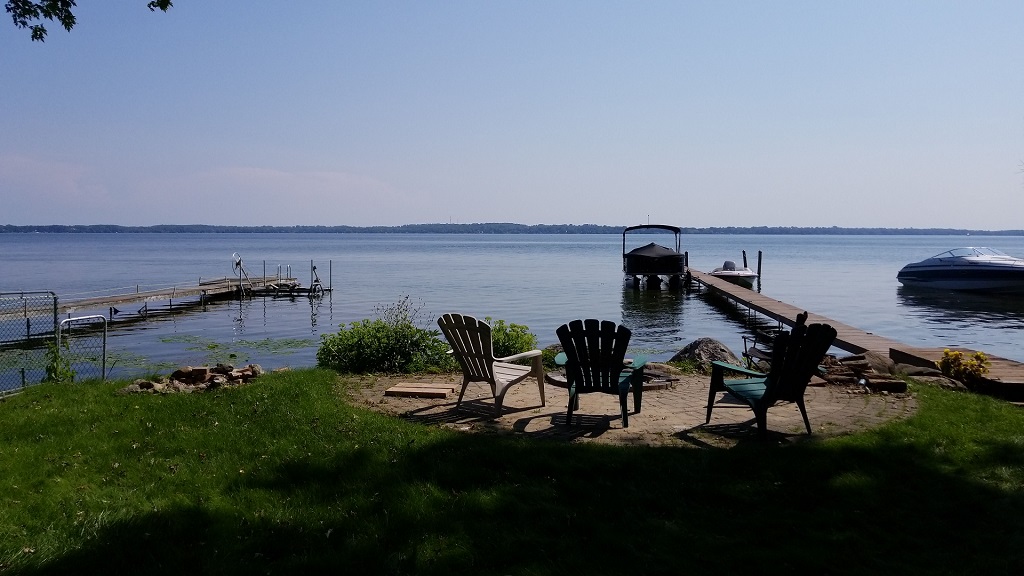 Waterfront home/Cooks Bay Lake Simcoe, 45minGTA Cottages for Rent in