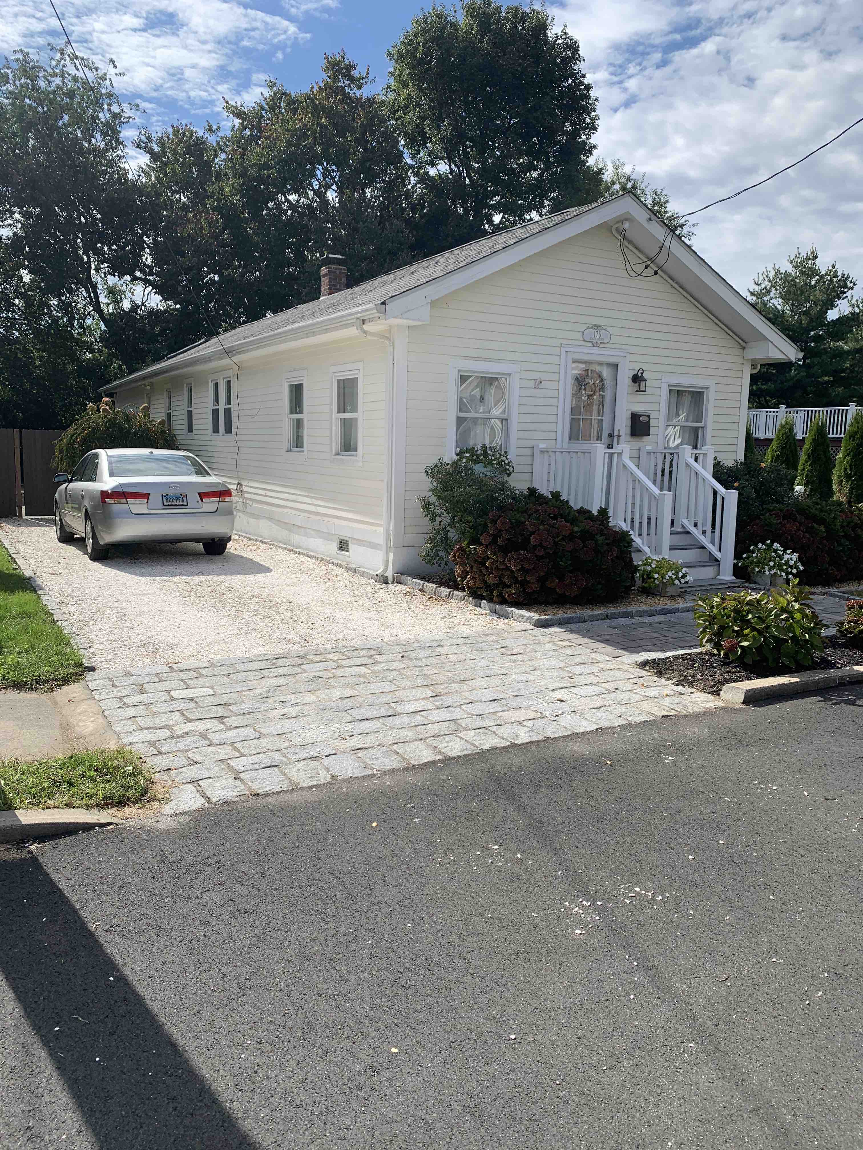 Beach Bungalow “Anchor Down” 5 min walk to sand! Bungalows for Rent