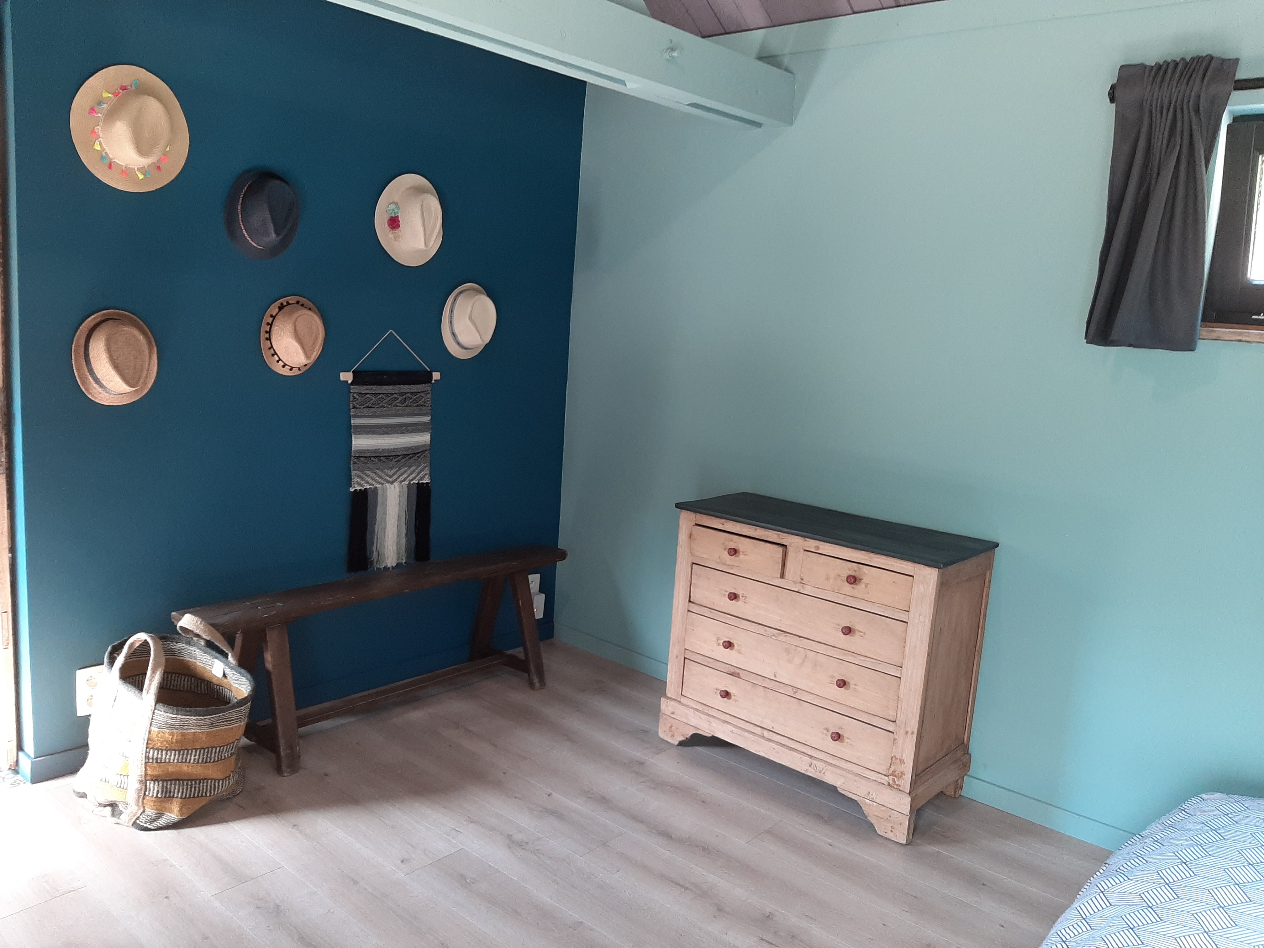 L Atelier Chambre Pour Voyageur Tiny Houses For Rent In Durbuy Wallonie Belgium