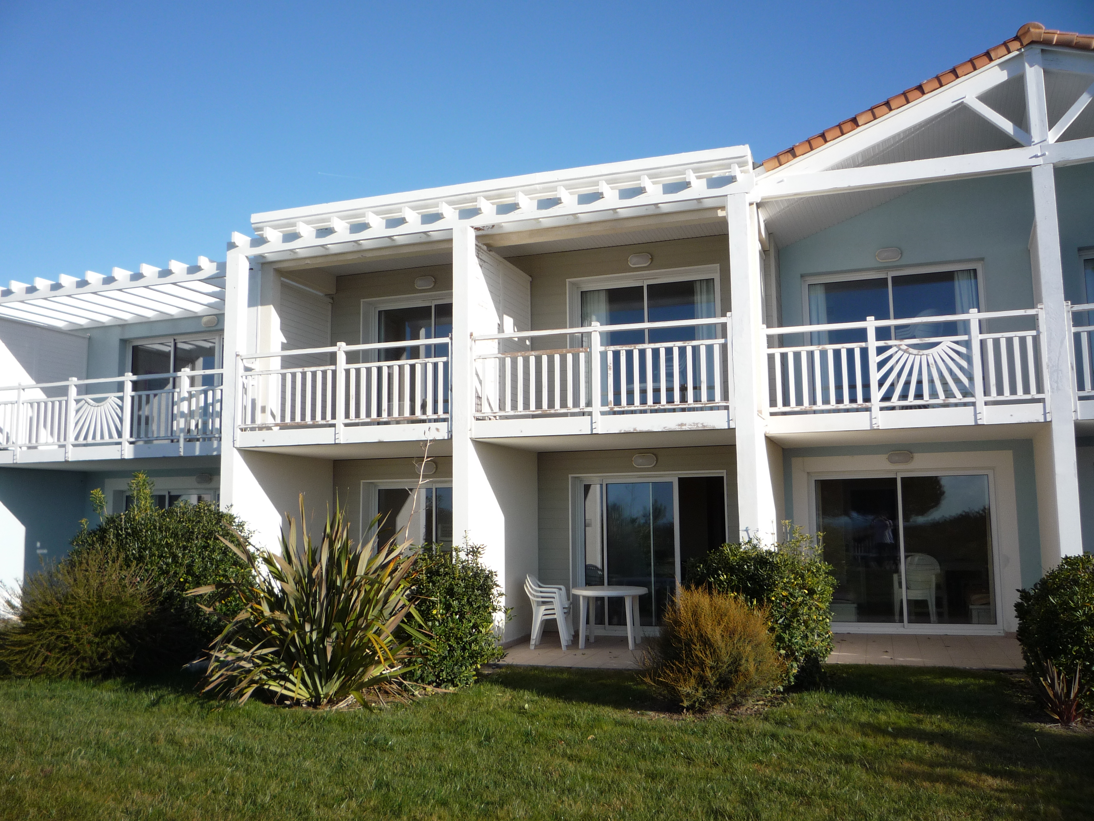 T2 Residence with heated pool from June to seven