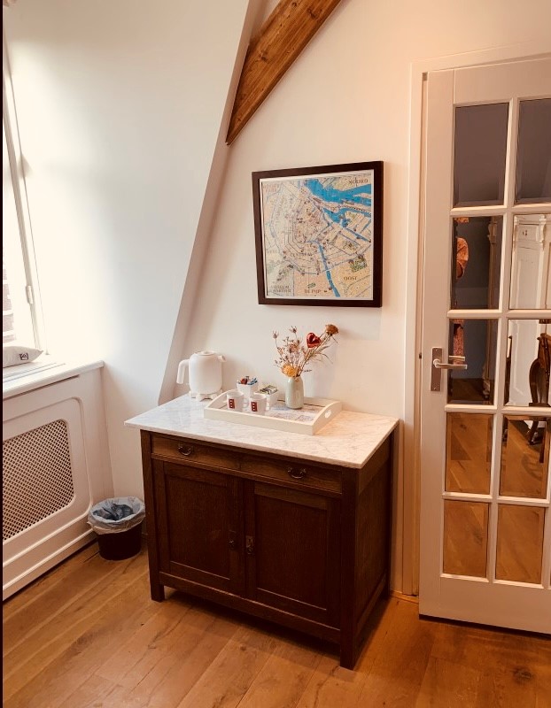 Romantic room in historic building — Amsterdam stay