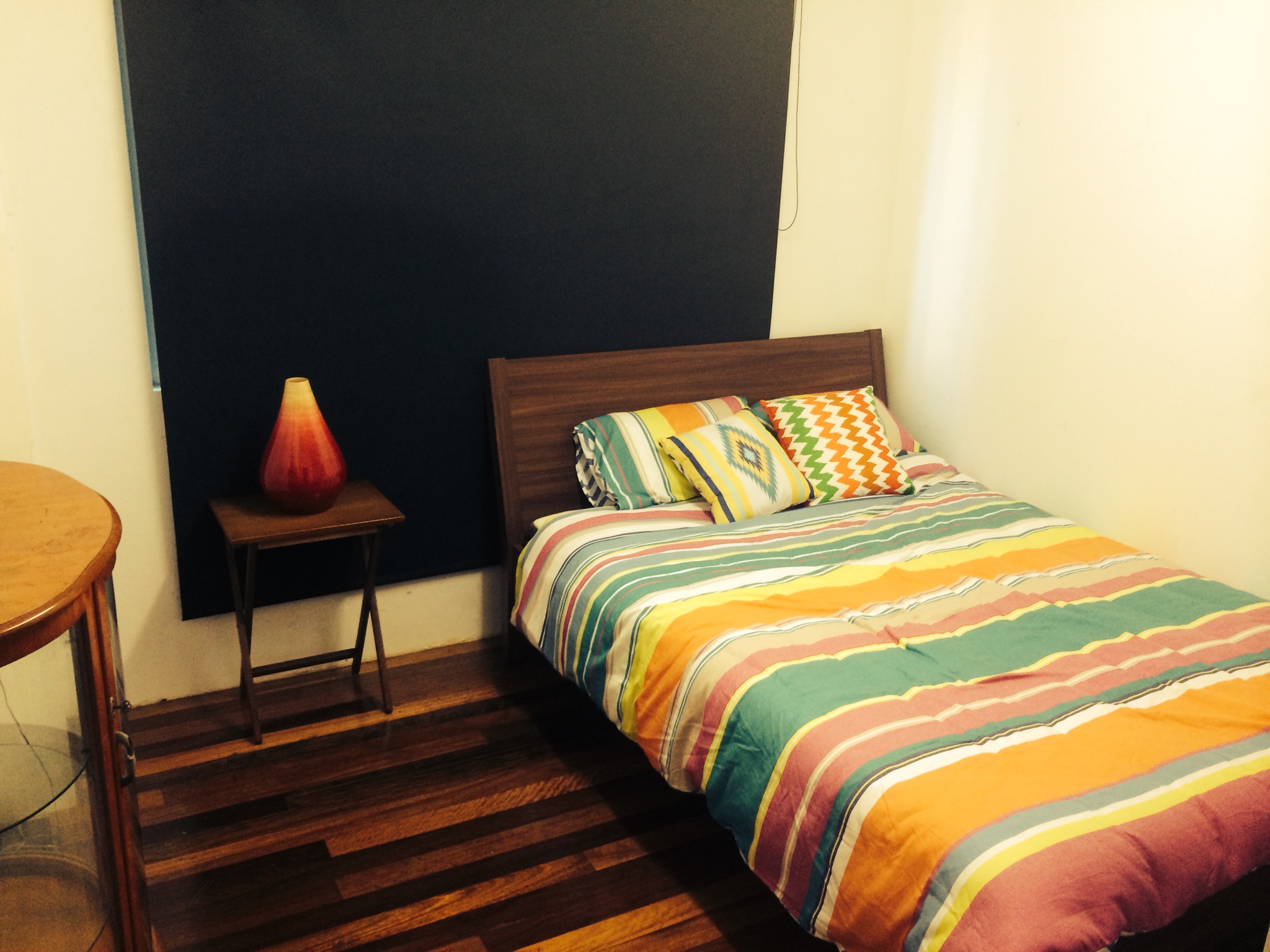 Guest Room - Queen Bedroom in Indooroopilly, Brisbane