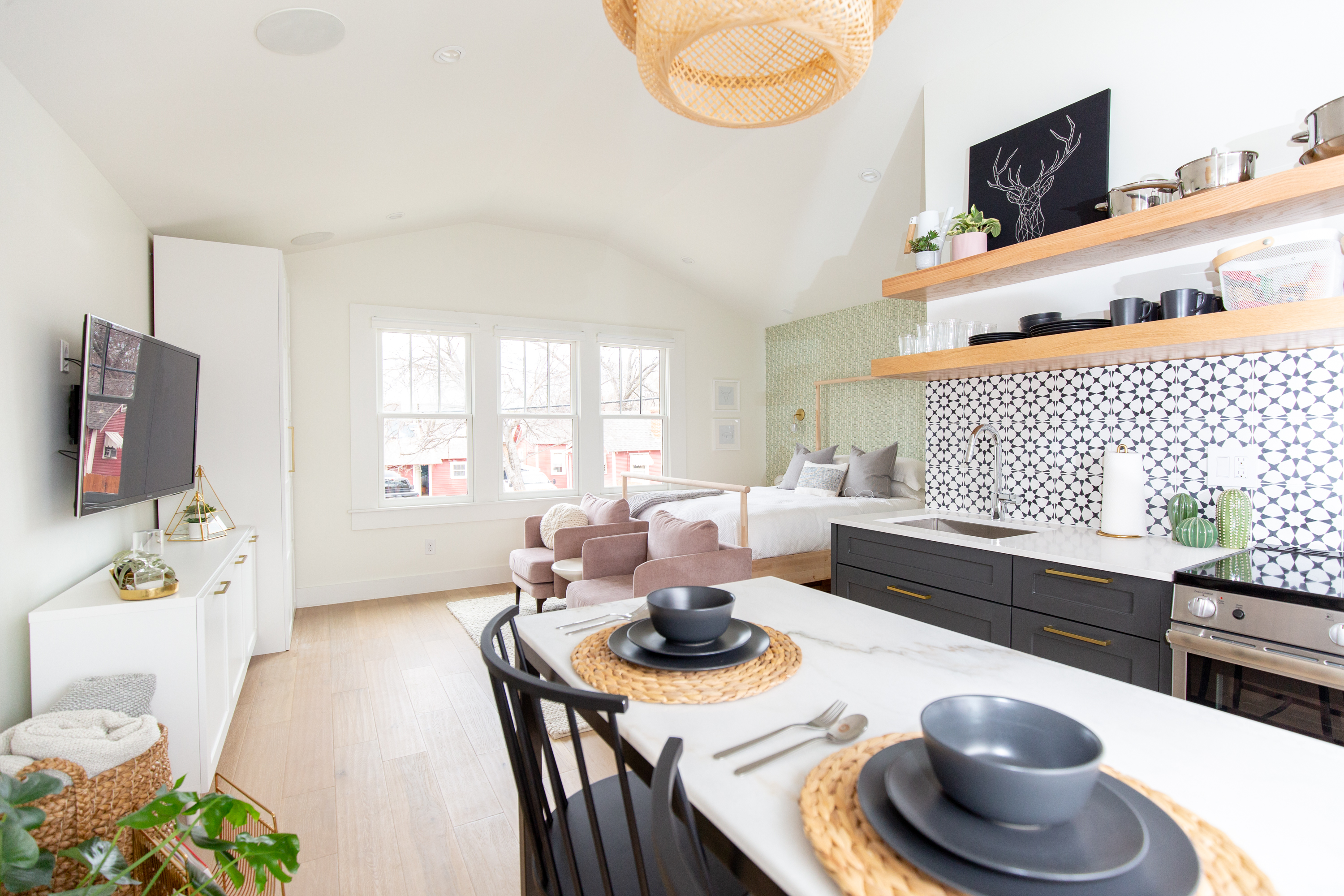 FORT What It’s WORTH Studio Apartment in Fort Worth