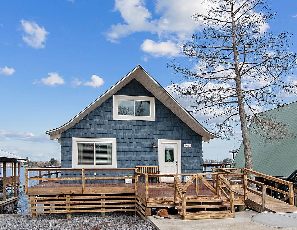 The Blue Heron on False River Cottages for Rent in Oscar, Louisiana