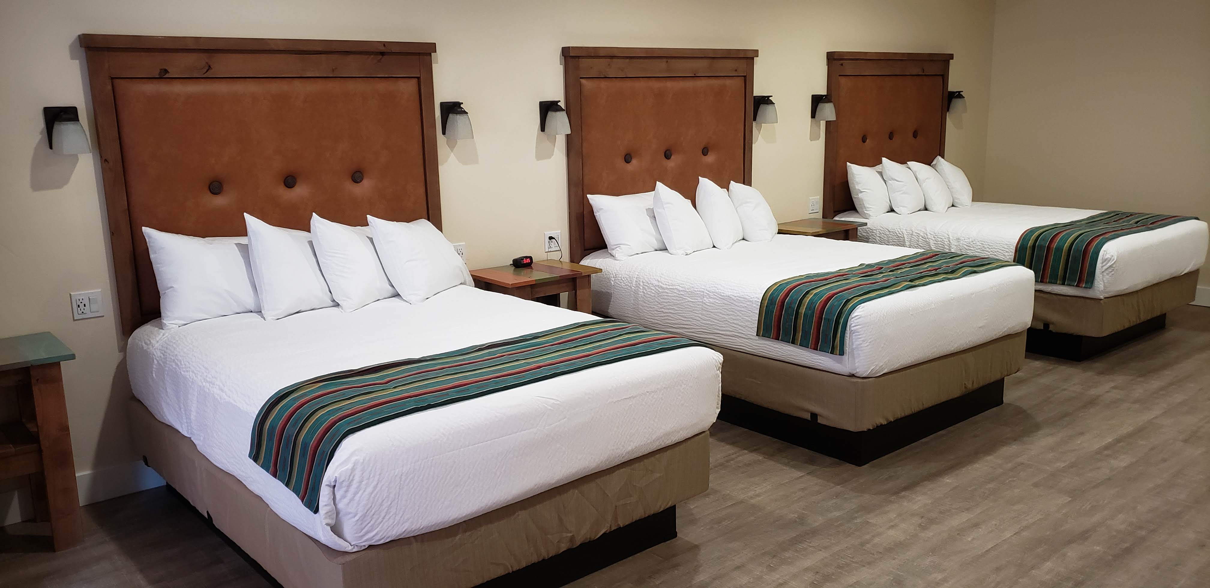 Bluff Dwellings Triple Queen Room