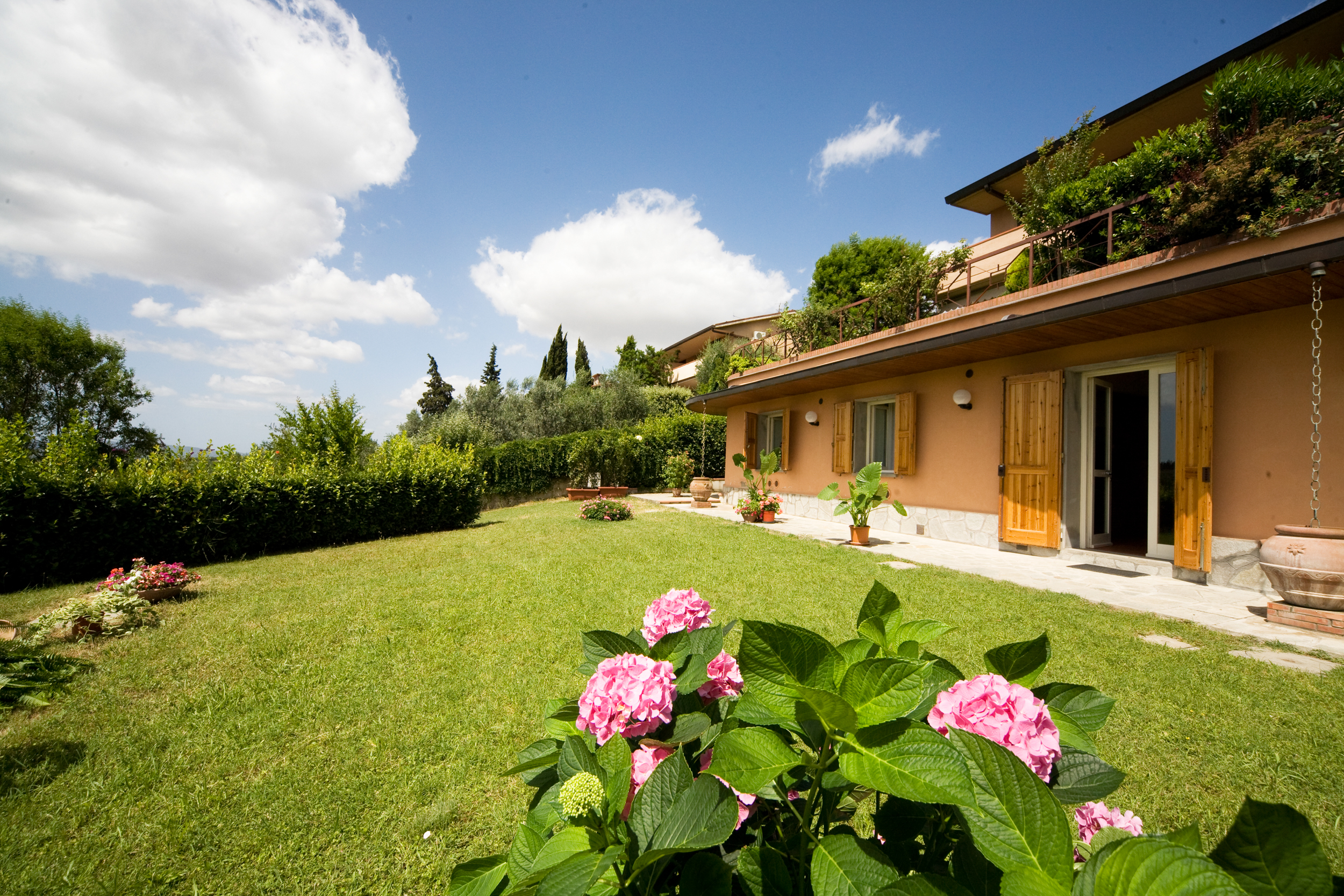 Apartment with garden and view in Campo di Marte, Florence