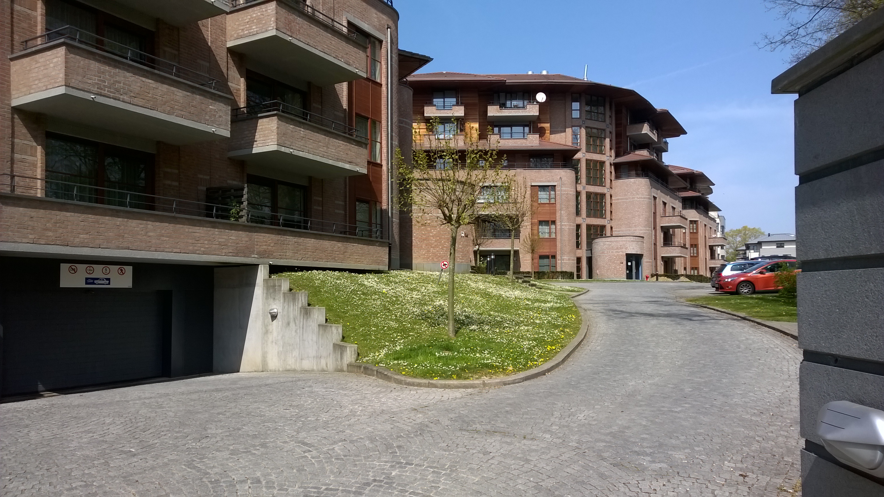 LUXURY STUDIO in QUEEN'S PARK !!! — real-estate in Auderghem, Brussels