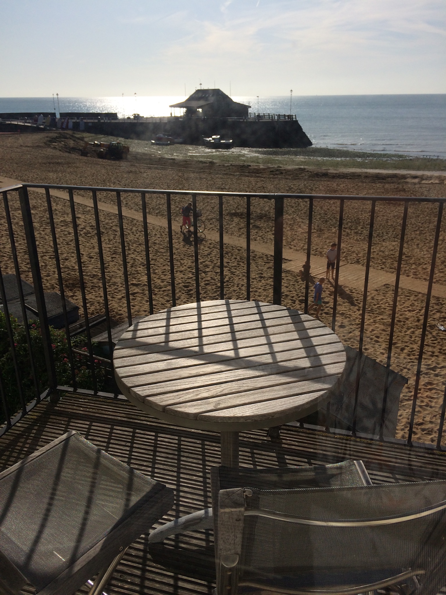 On the beach, historic Eagle House, Broadstairs Flats for Rent in