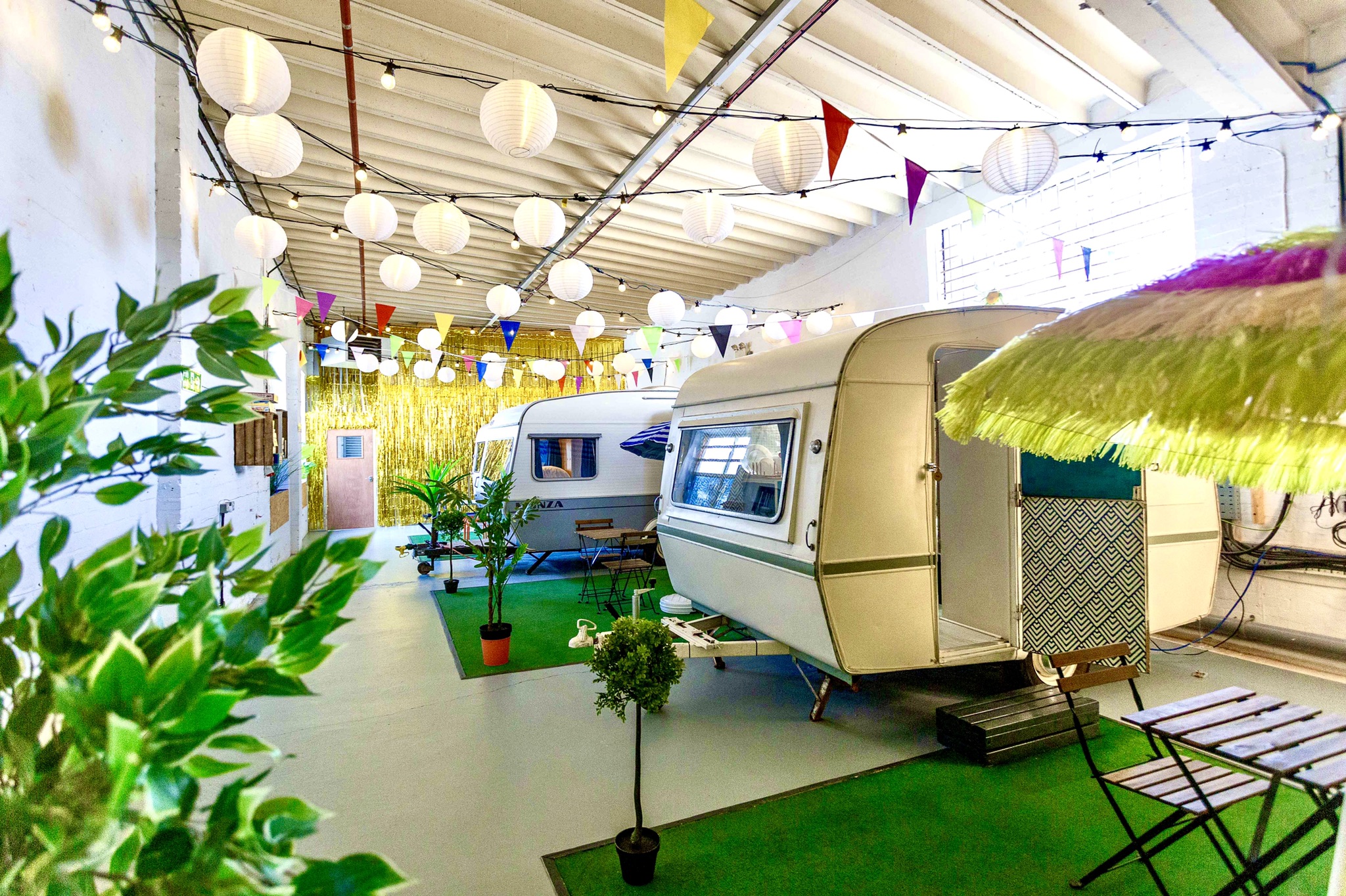 Lily Caravan Towed Town Camping Campervans/Motorhomes for Rent in