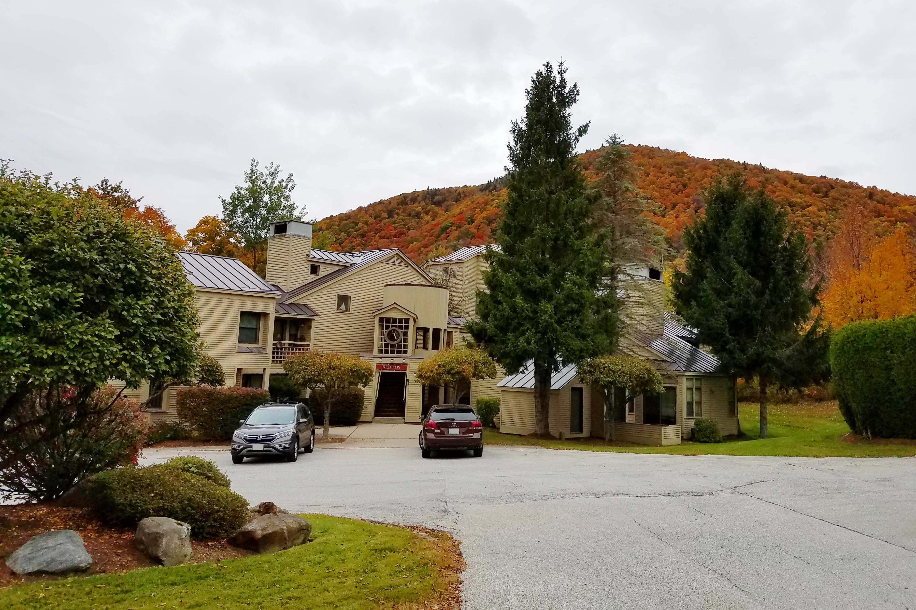 105 Fox Hollow Village Pvt - Red Fox - Unit B-4