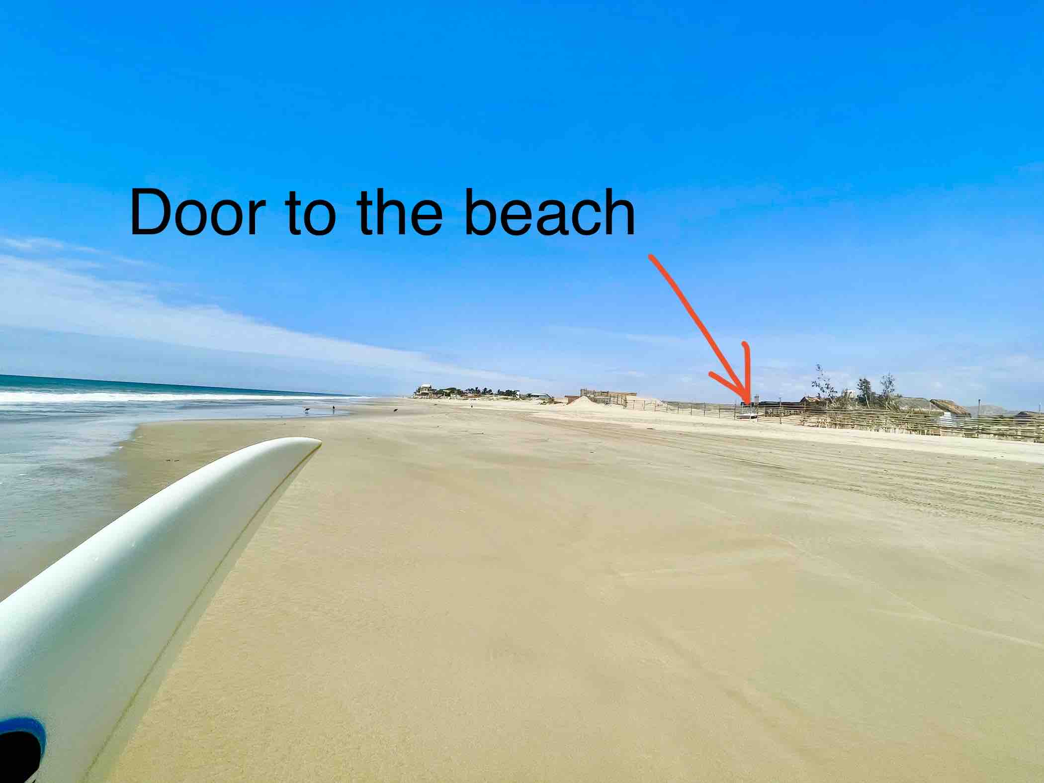 Cozy Cabin: Fast WiFi, Beach Access, Safe Area