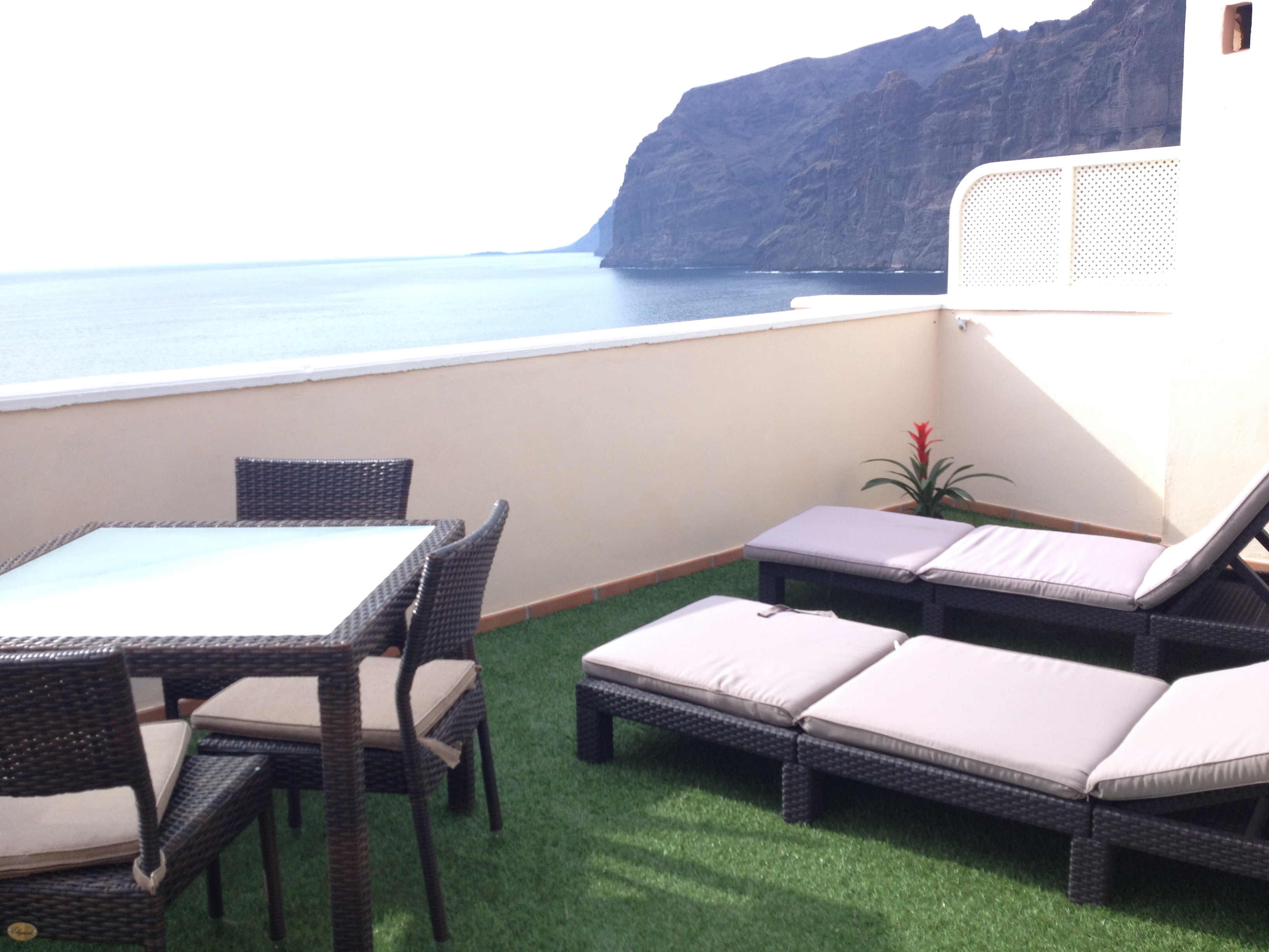 51 ULTIMATE ROMANTIC PENTHOUSE WITH VIEWS