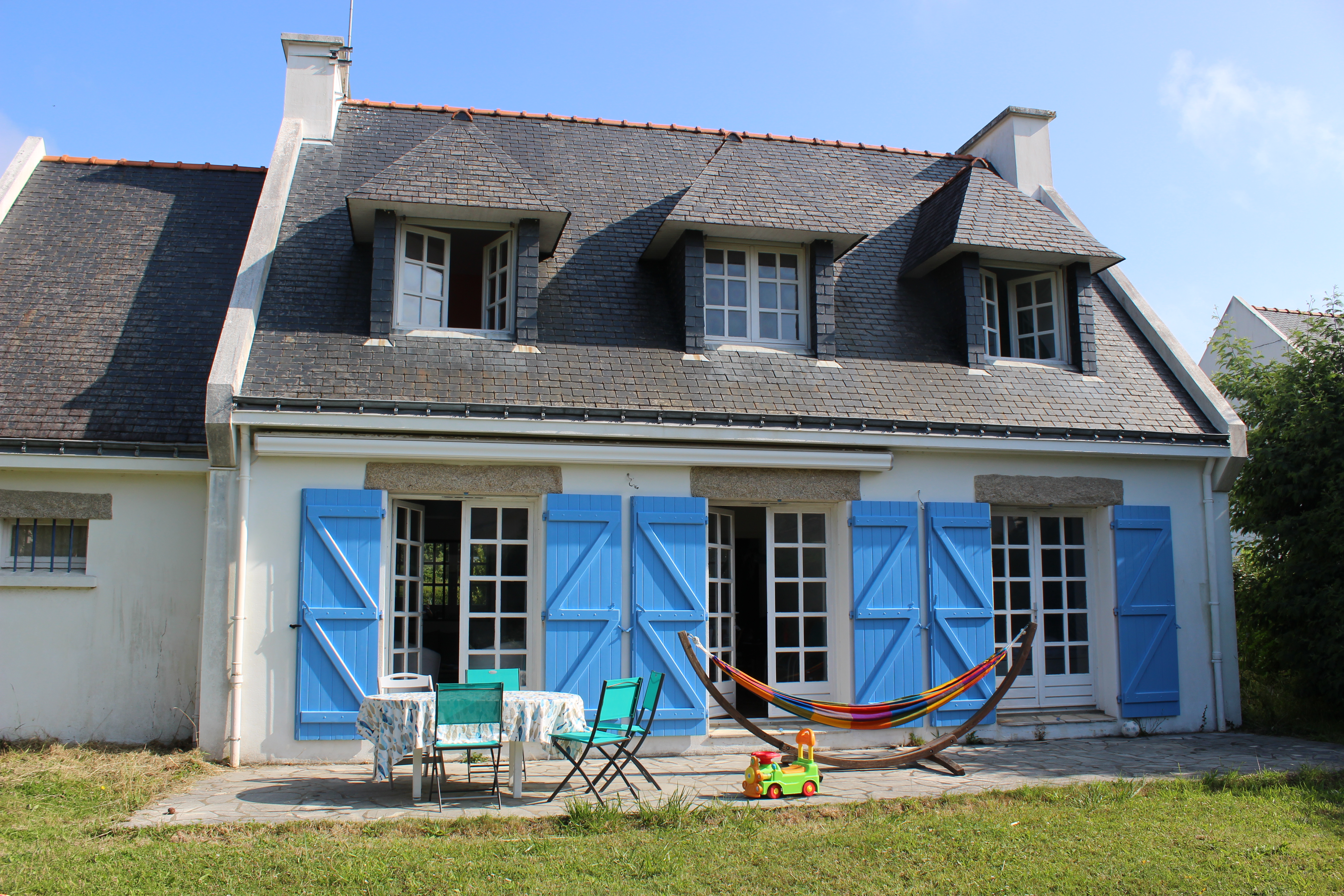 Nice house for 7 to 8 people, beaches on foot