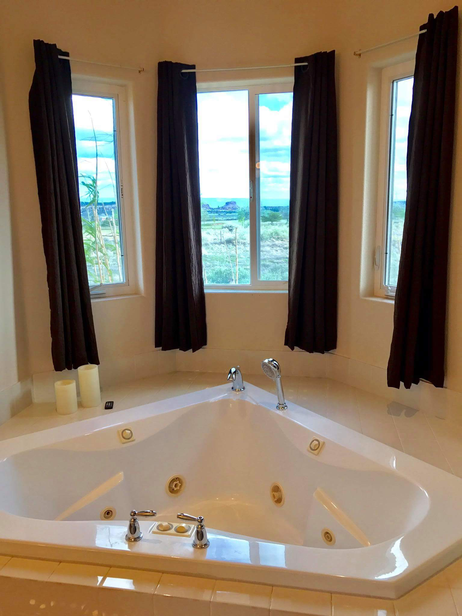 Private Bath Suite Jacuzzi Bathtub For 2 King Bed Houses For Rent In Kanab Utah United States