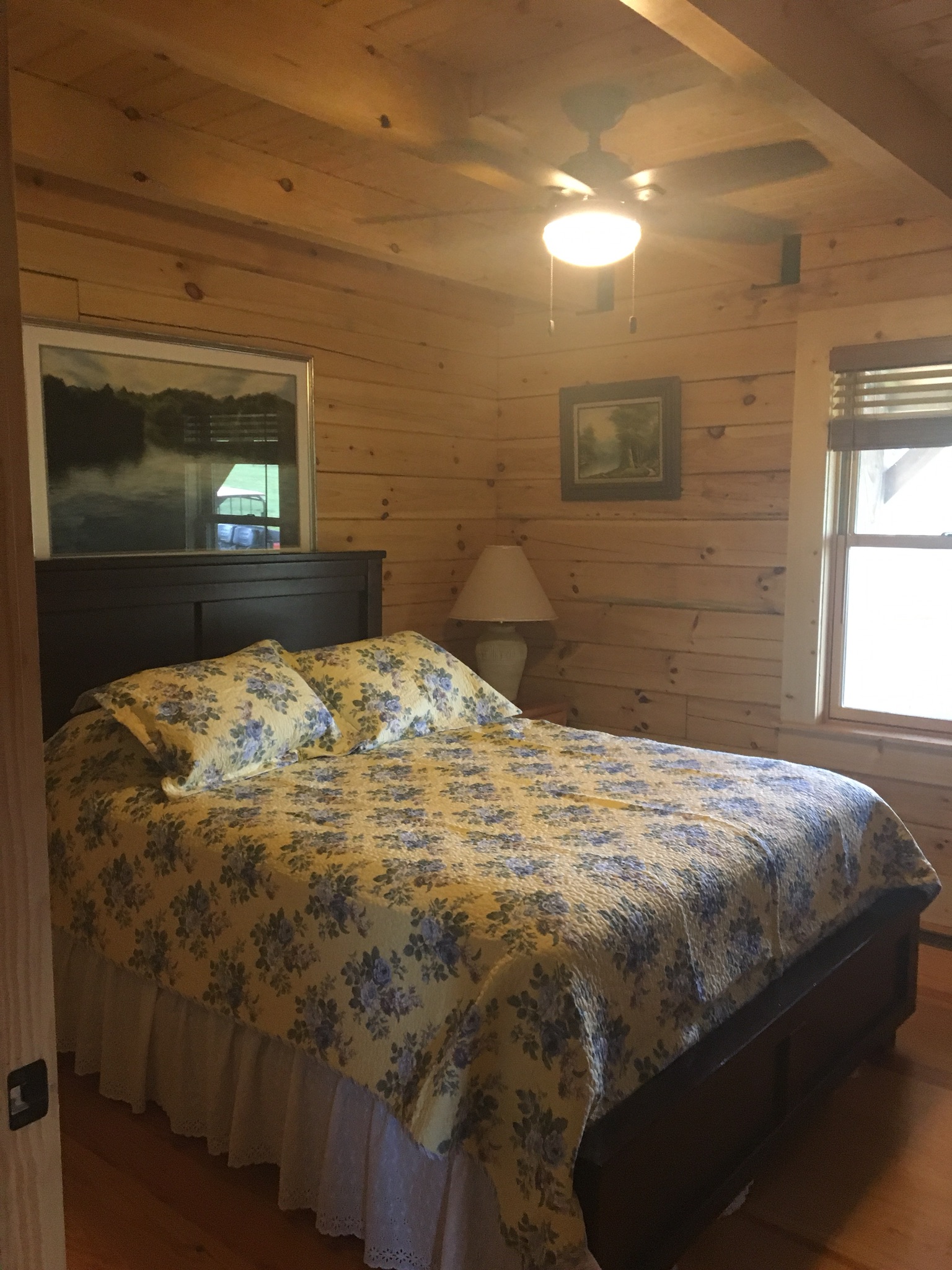 The Cottage at Haze Gray Vineyards Guesthouses for Rent in Dobson